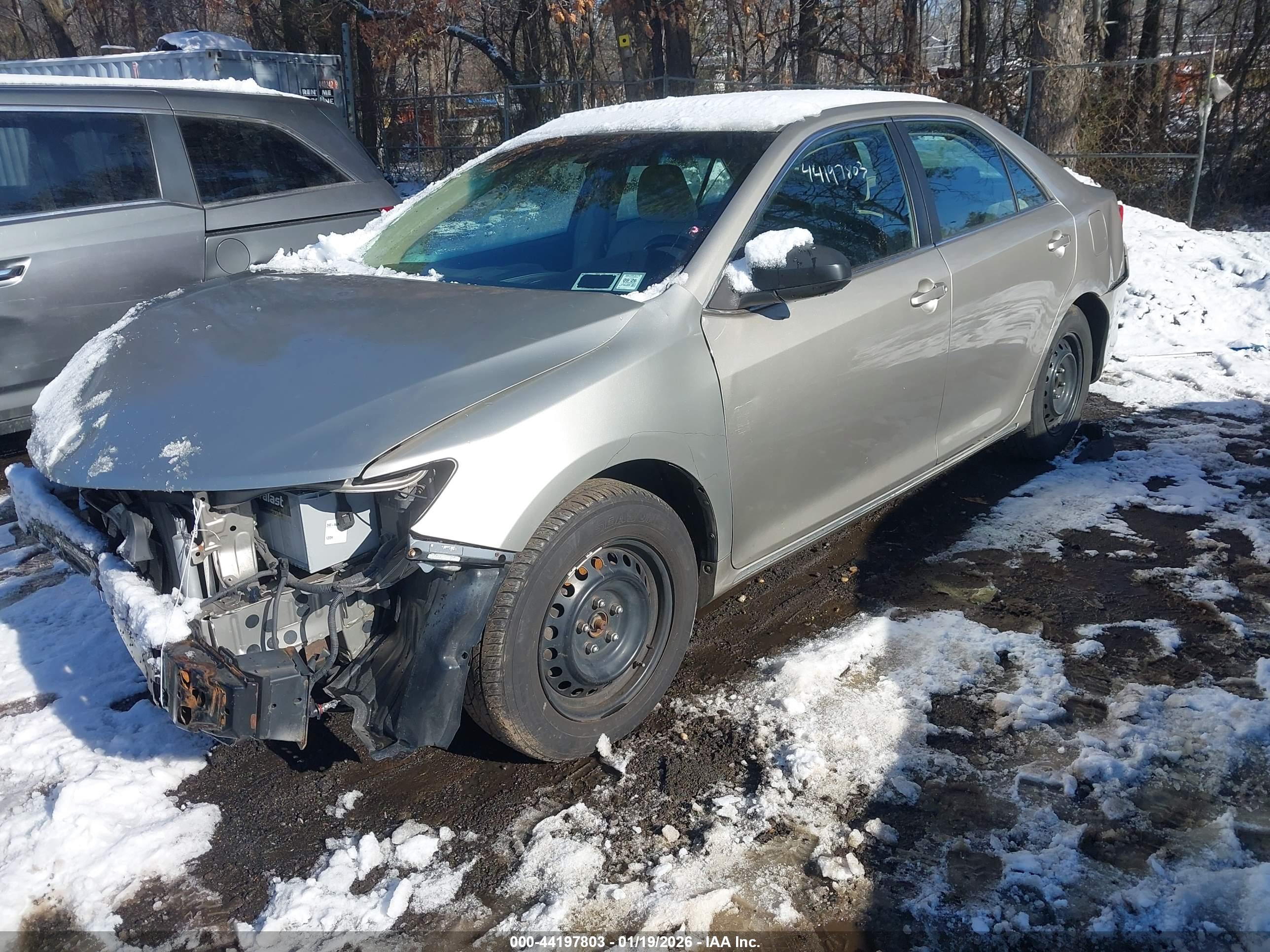 TOYOTA CAMRY image 2