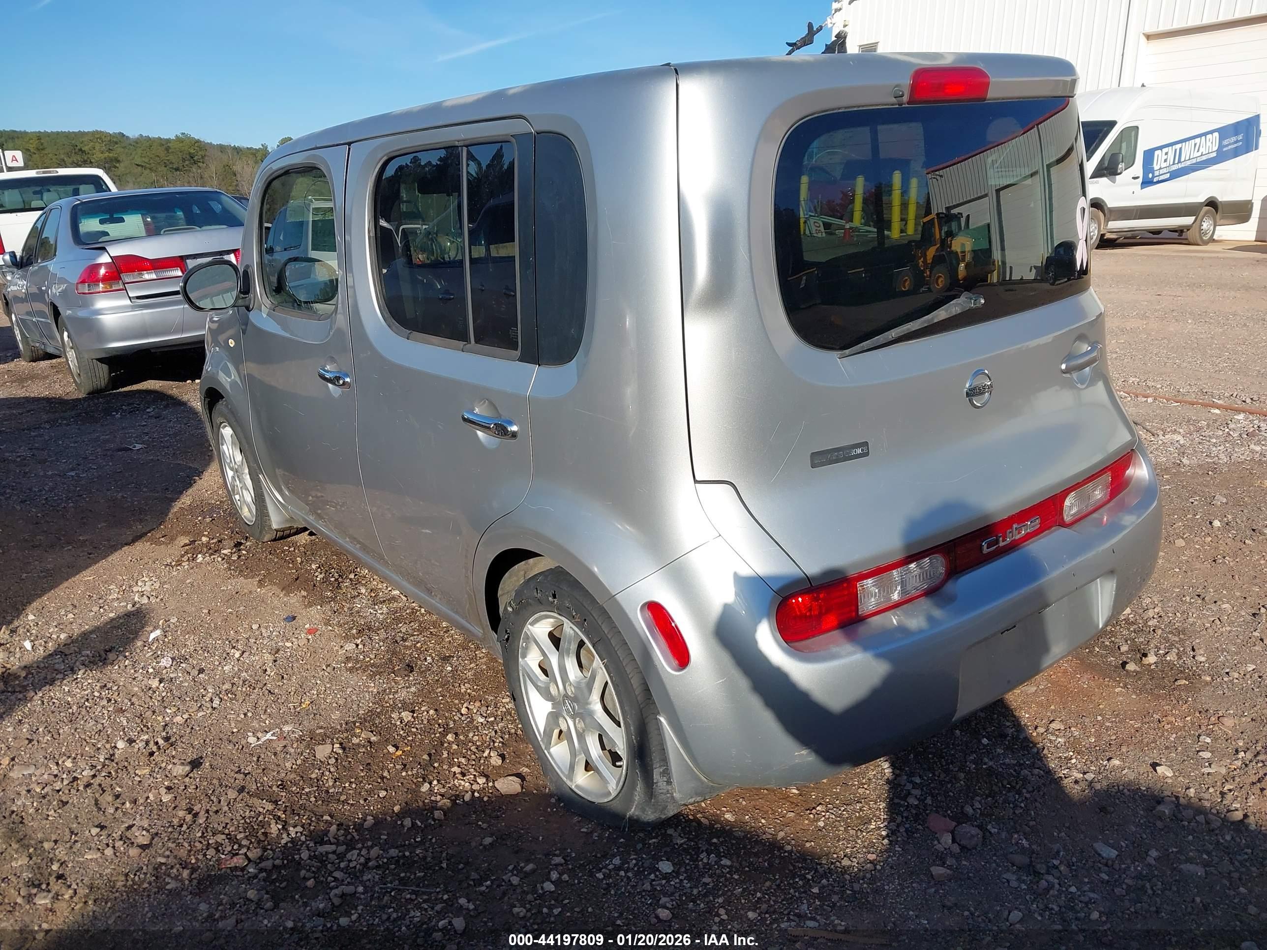 NISSAN CUBE image 3