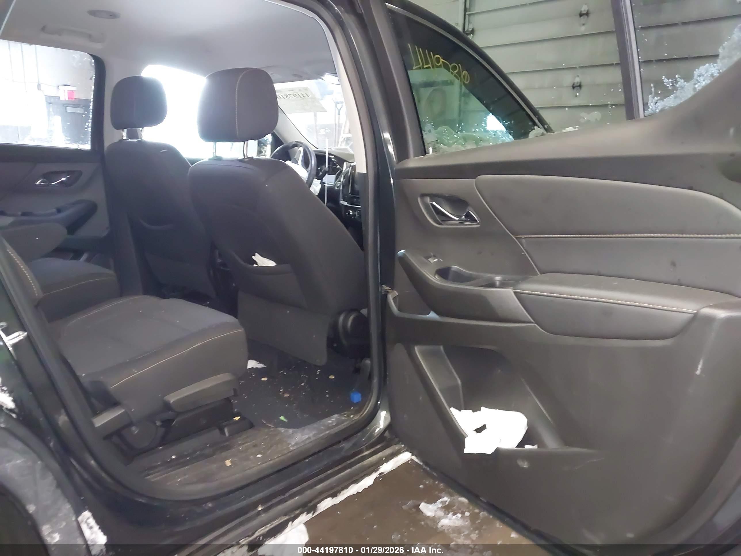 CHEVROLET TRAVERSE image 8
