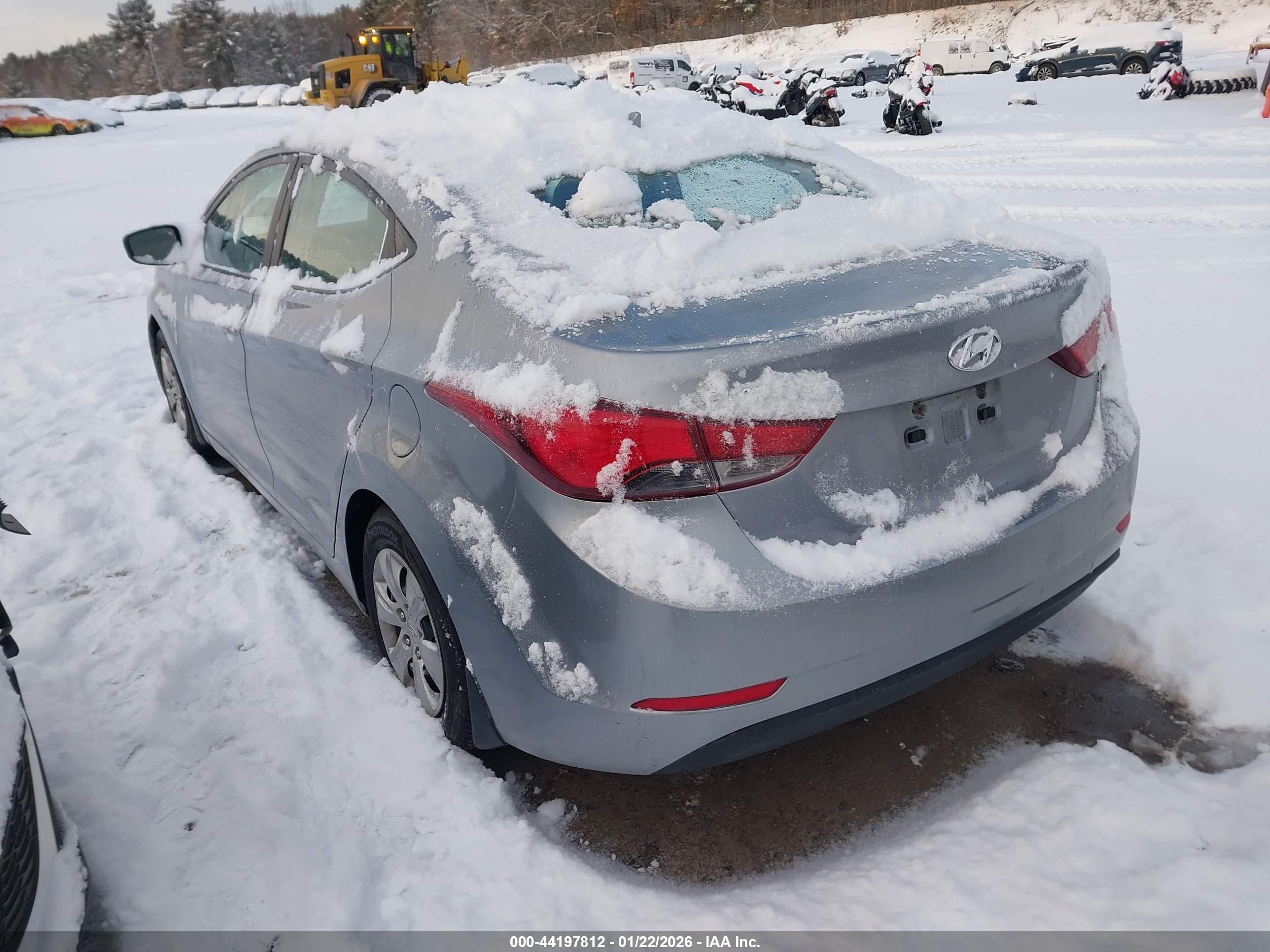HYUNDAI ELANTRA image 3