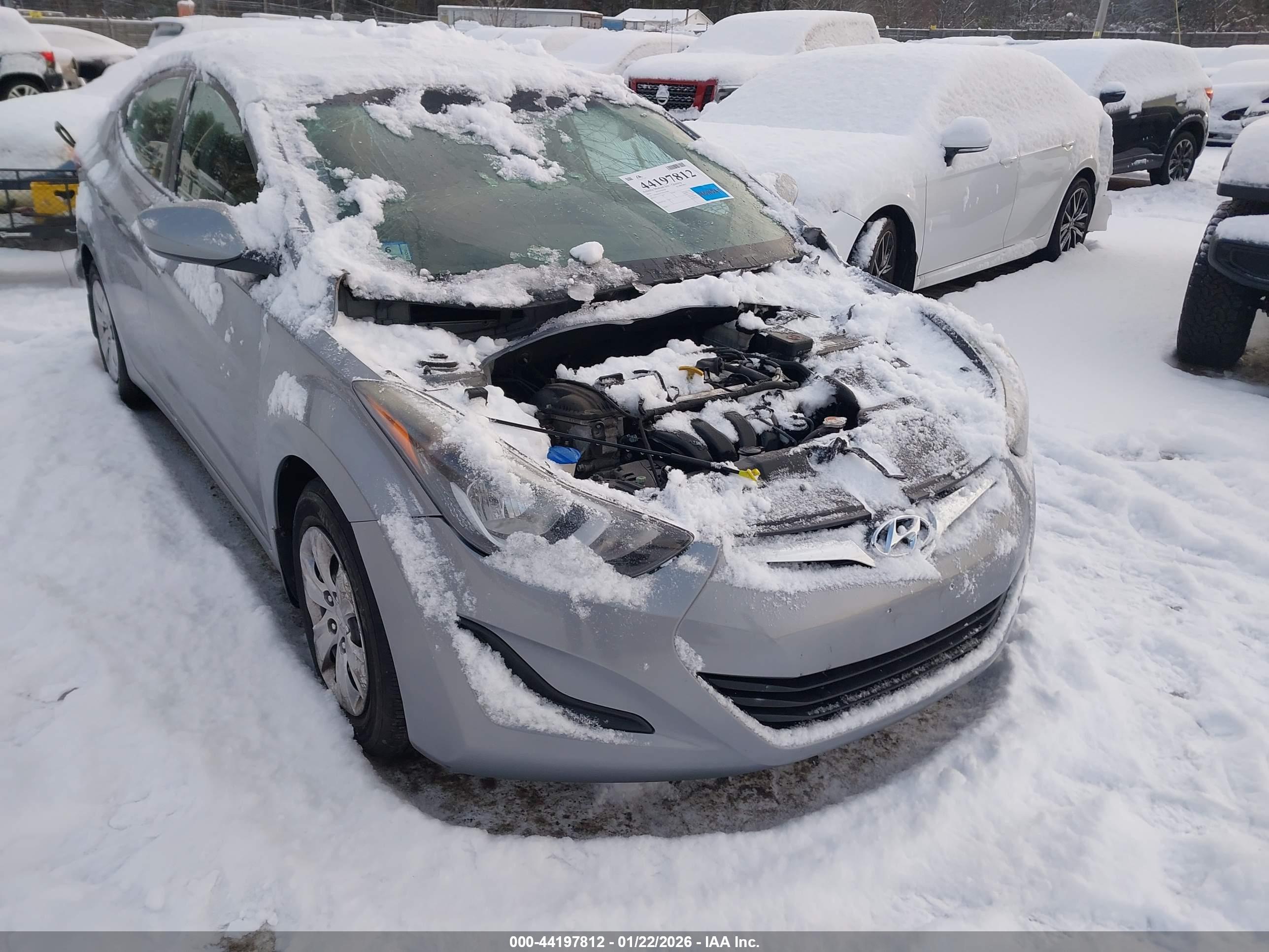 HYUNDAI ELANTRA image 6