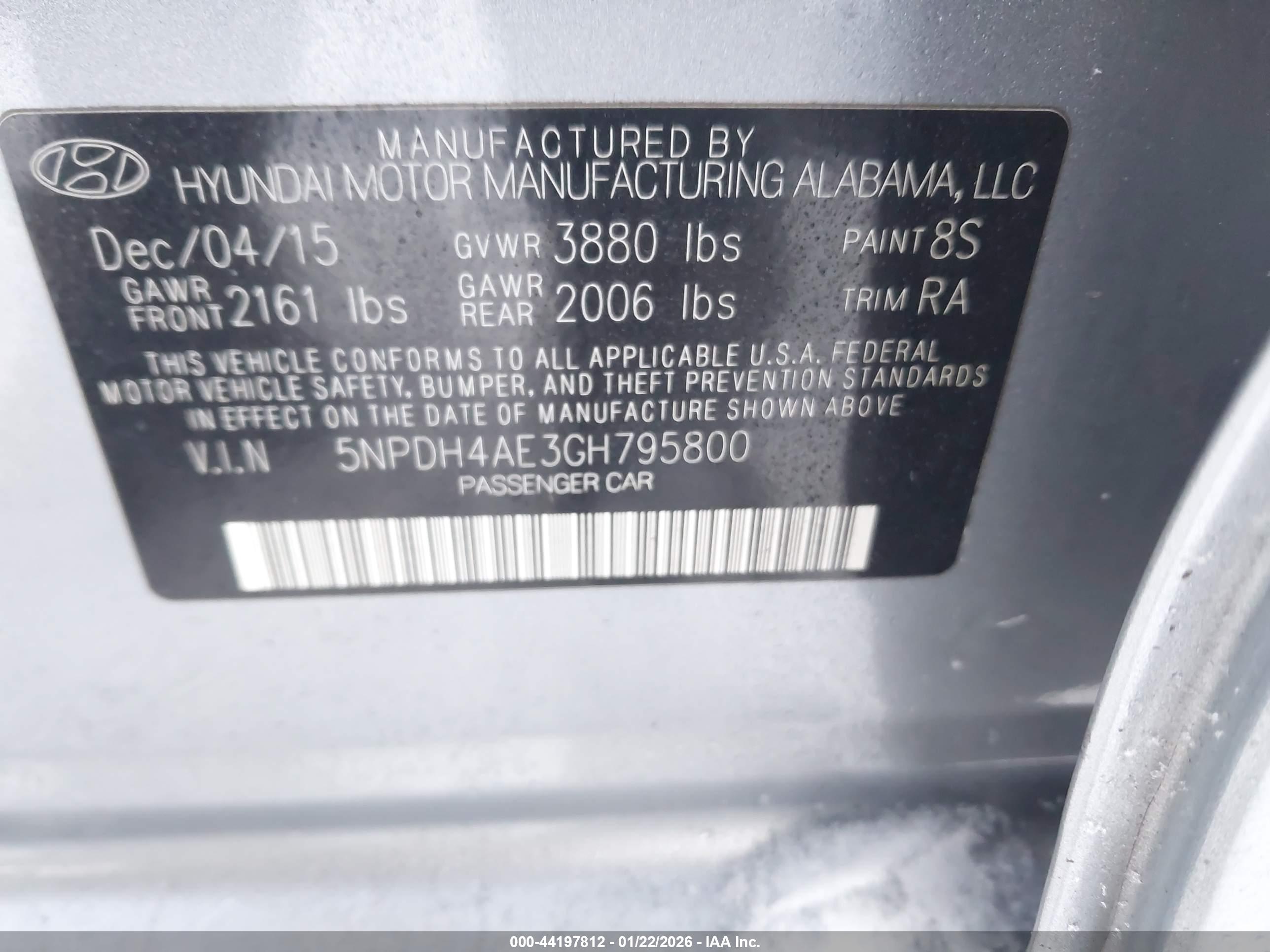 HYUNDAI ELANTRA image 9