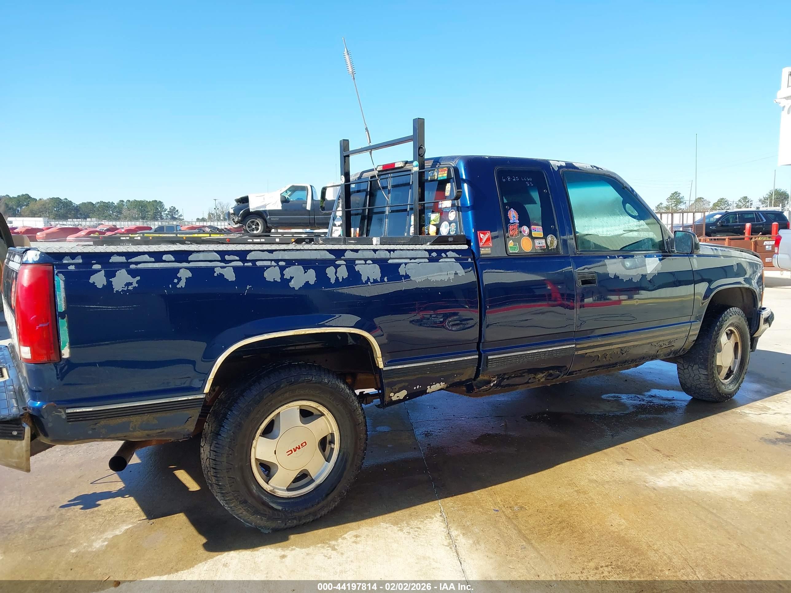 CHEVROLET GMT-400 image 6
