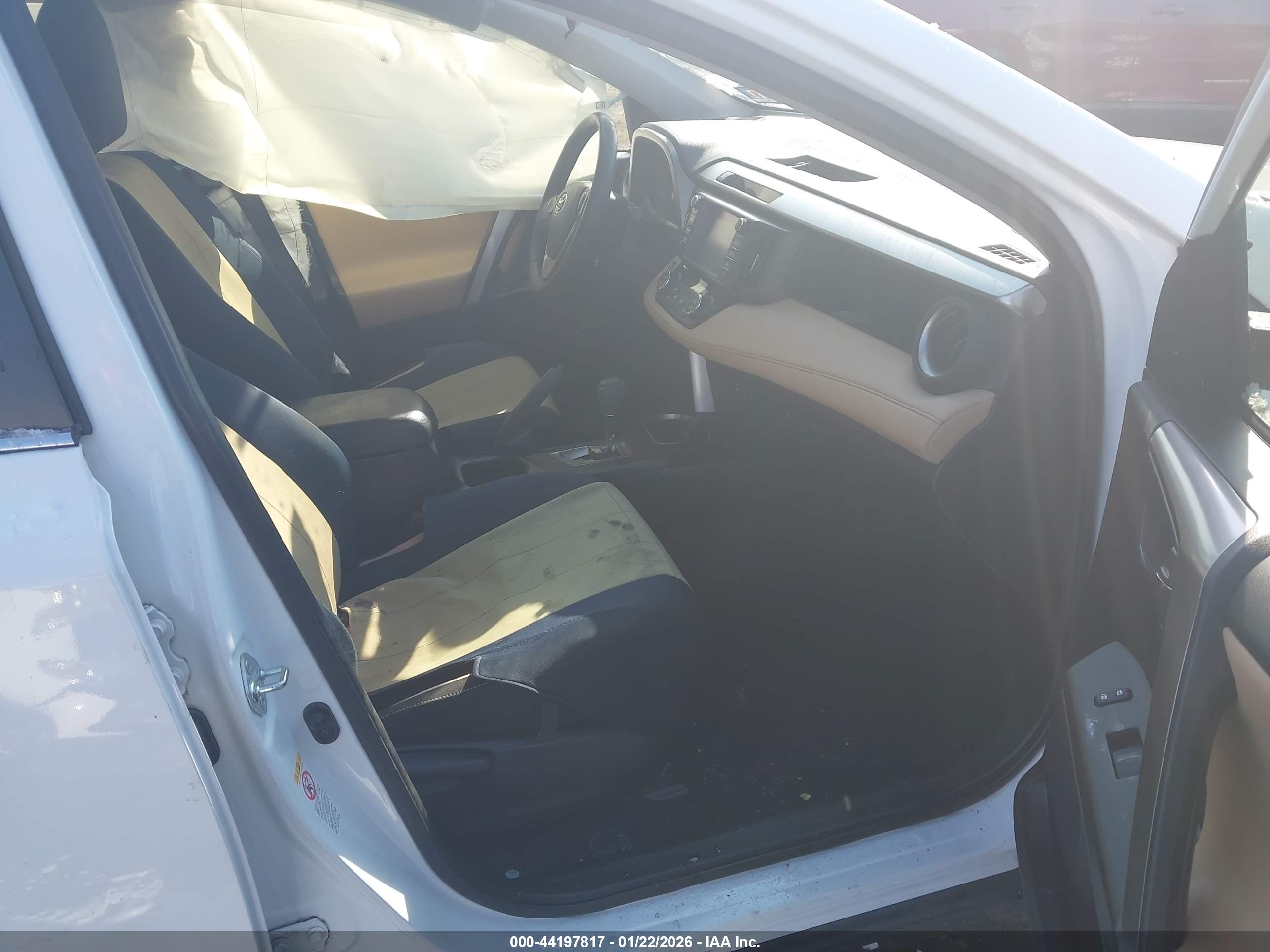 TOYOTA RAV4 image 5