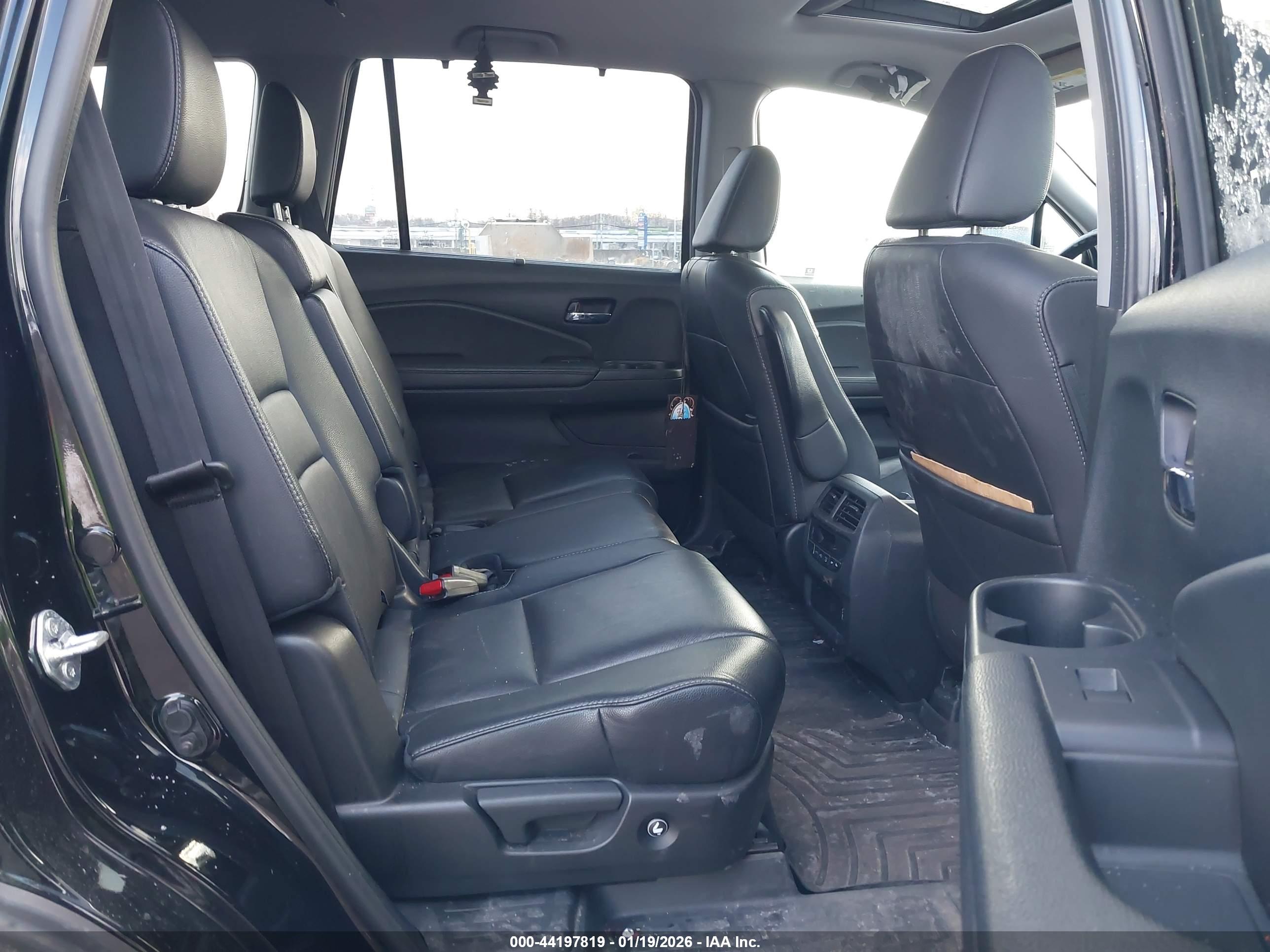 HONDA PILOT image 8