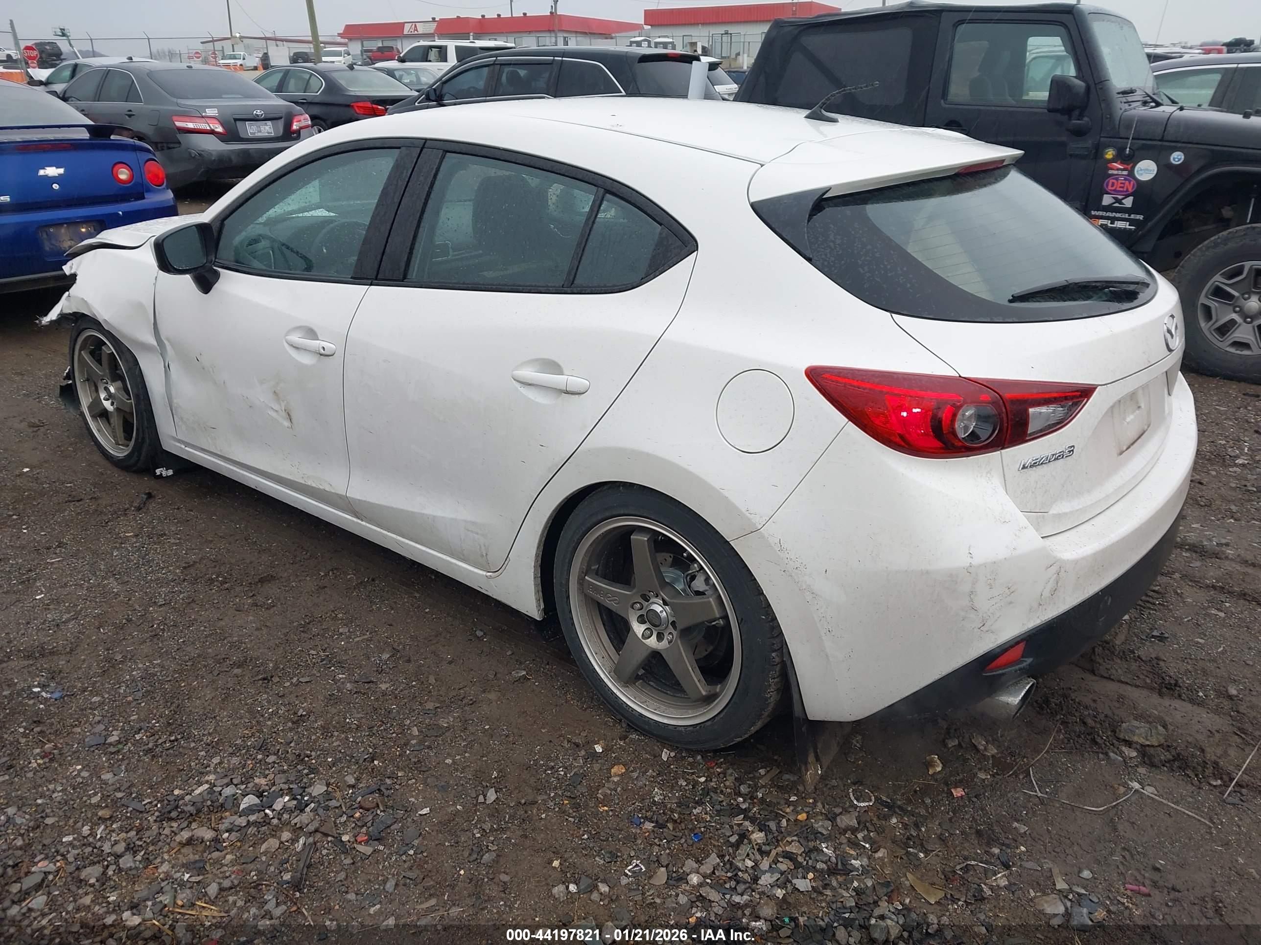 MAZDA MAZDA3 image 3