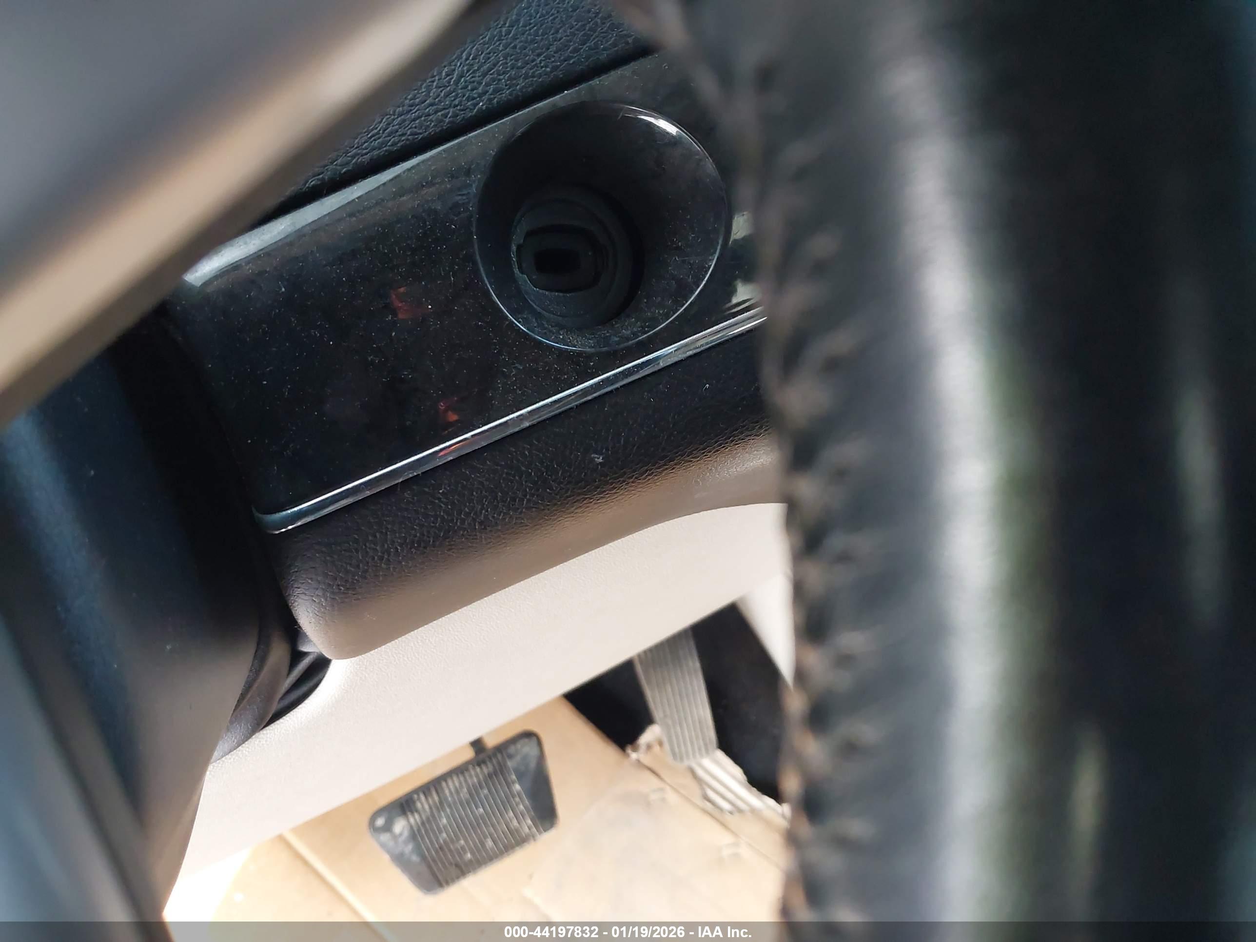 CHRYSLER TOWN image 11