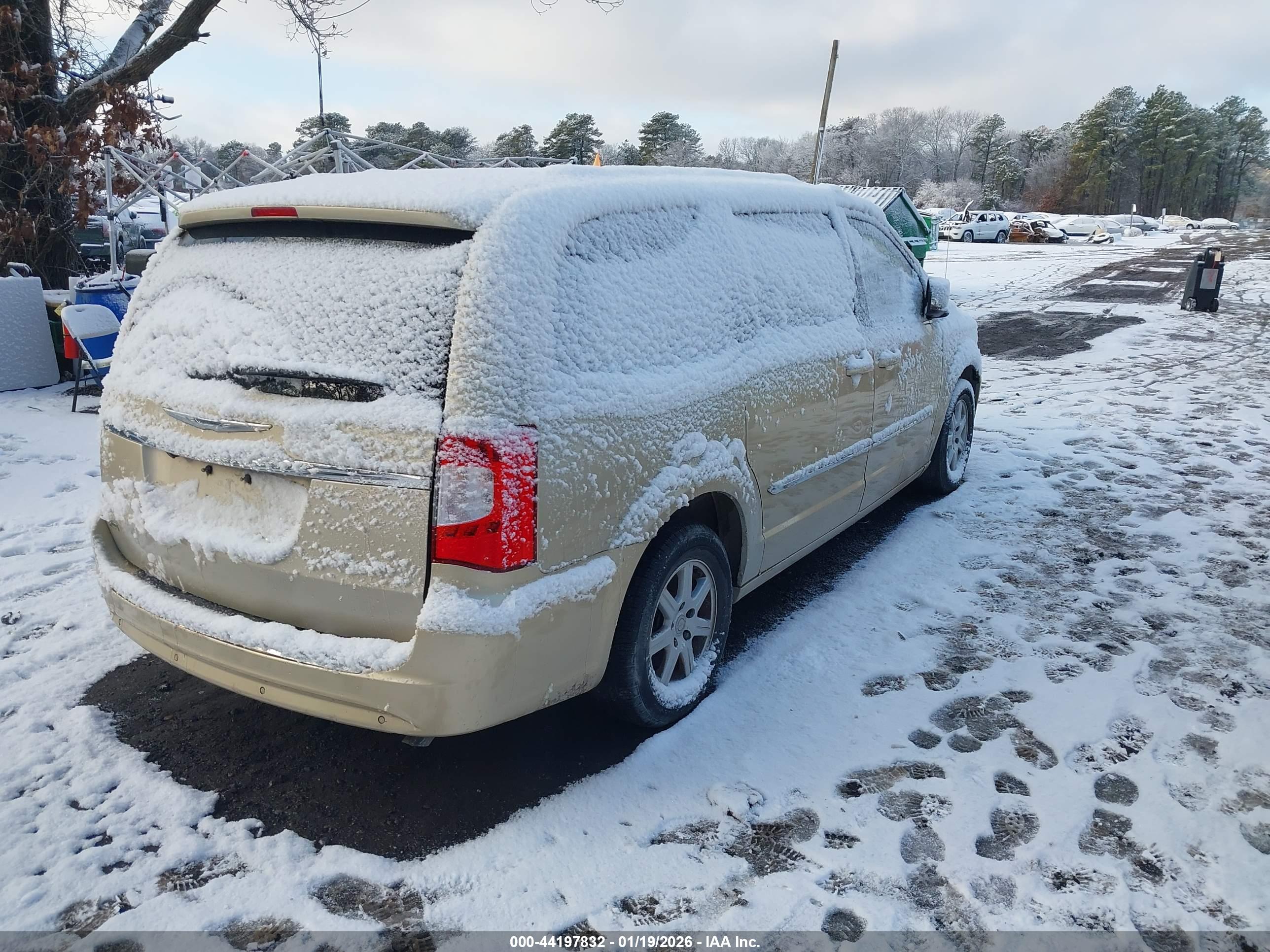 CHRYSLER TOWN image 4