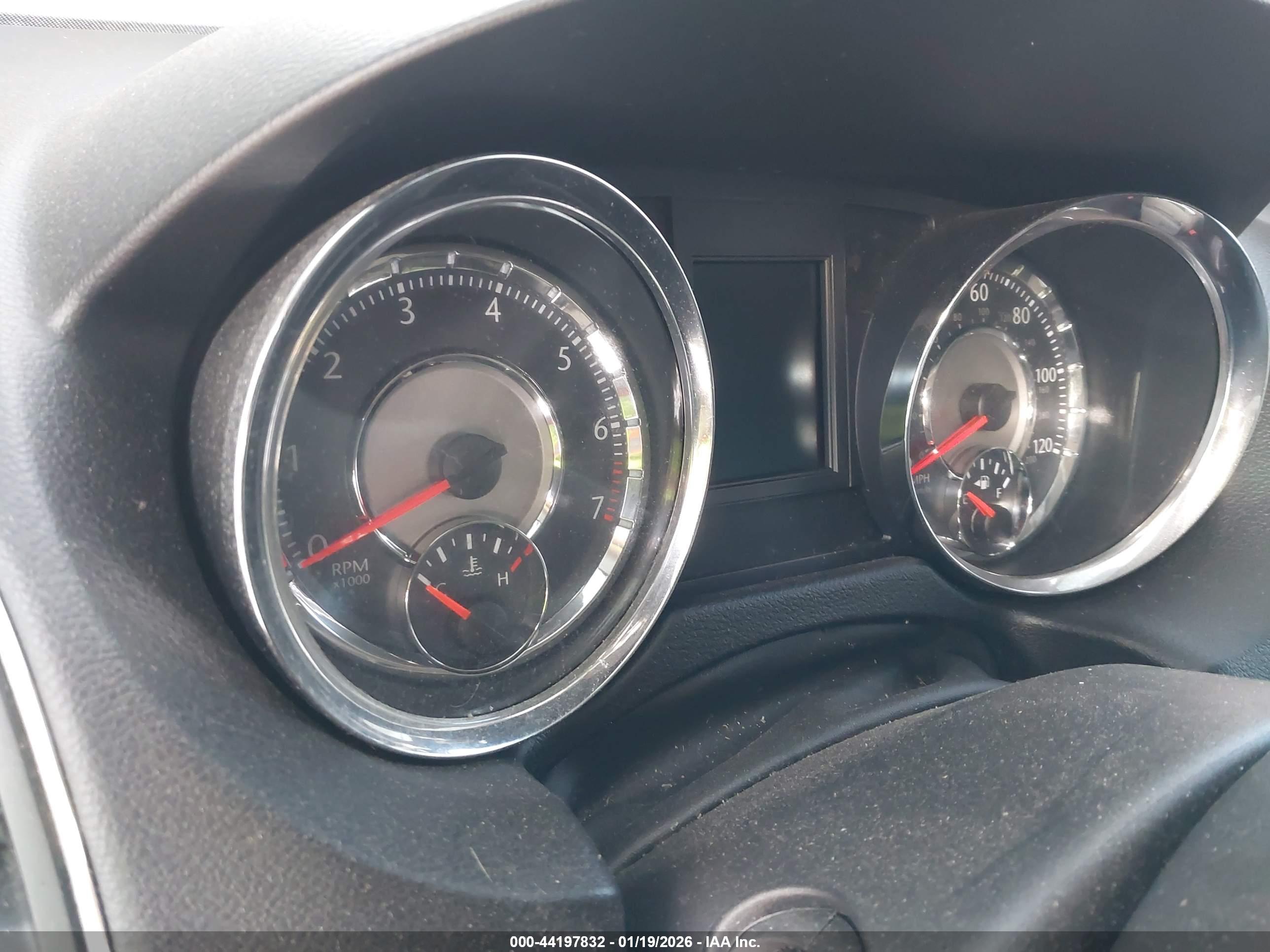 CHRYSLER TOWN image 7