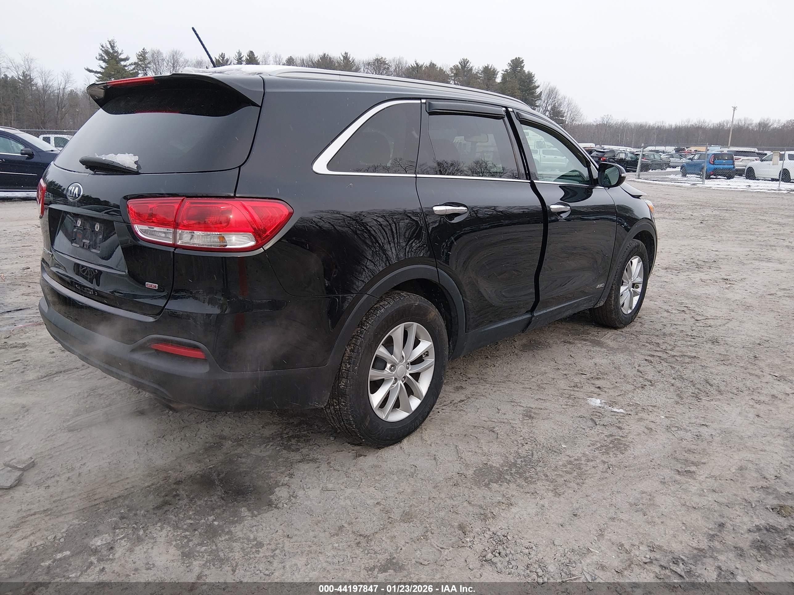 KIA SORENTO image 4