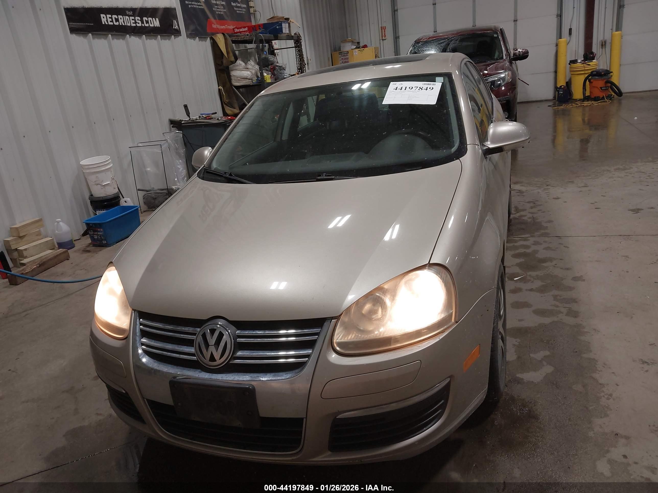 VOLKSWAGEN JETTA image 6