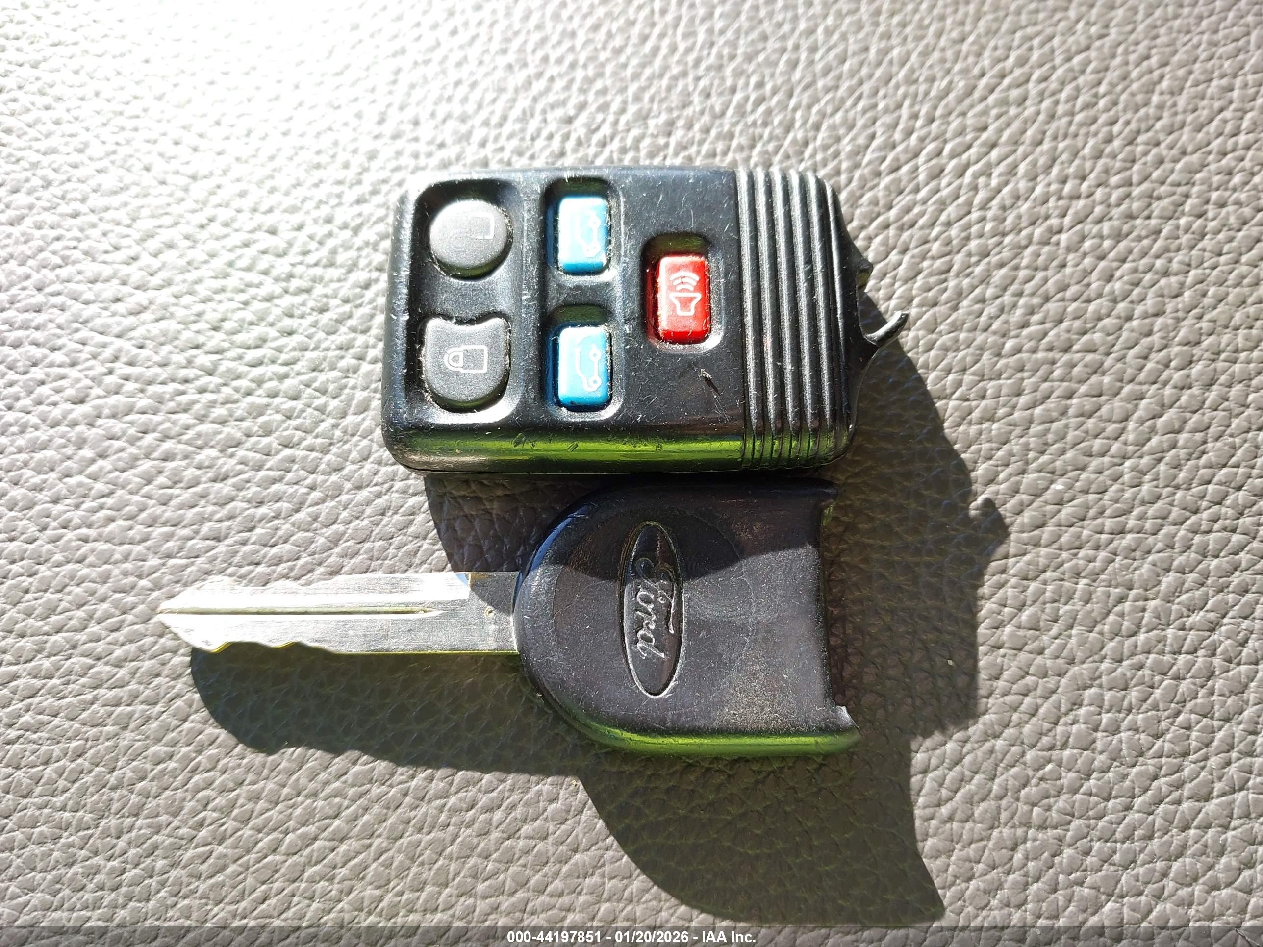 FORD EXPEDITION image 11