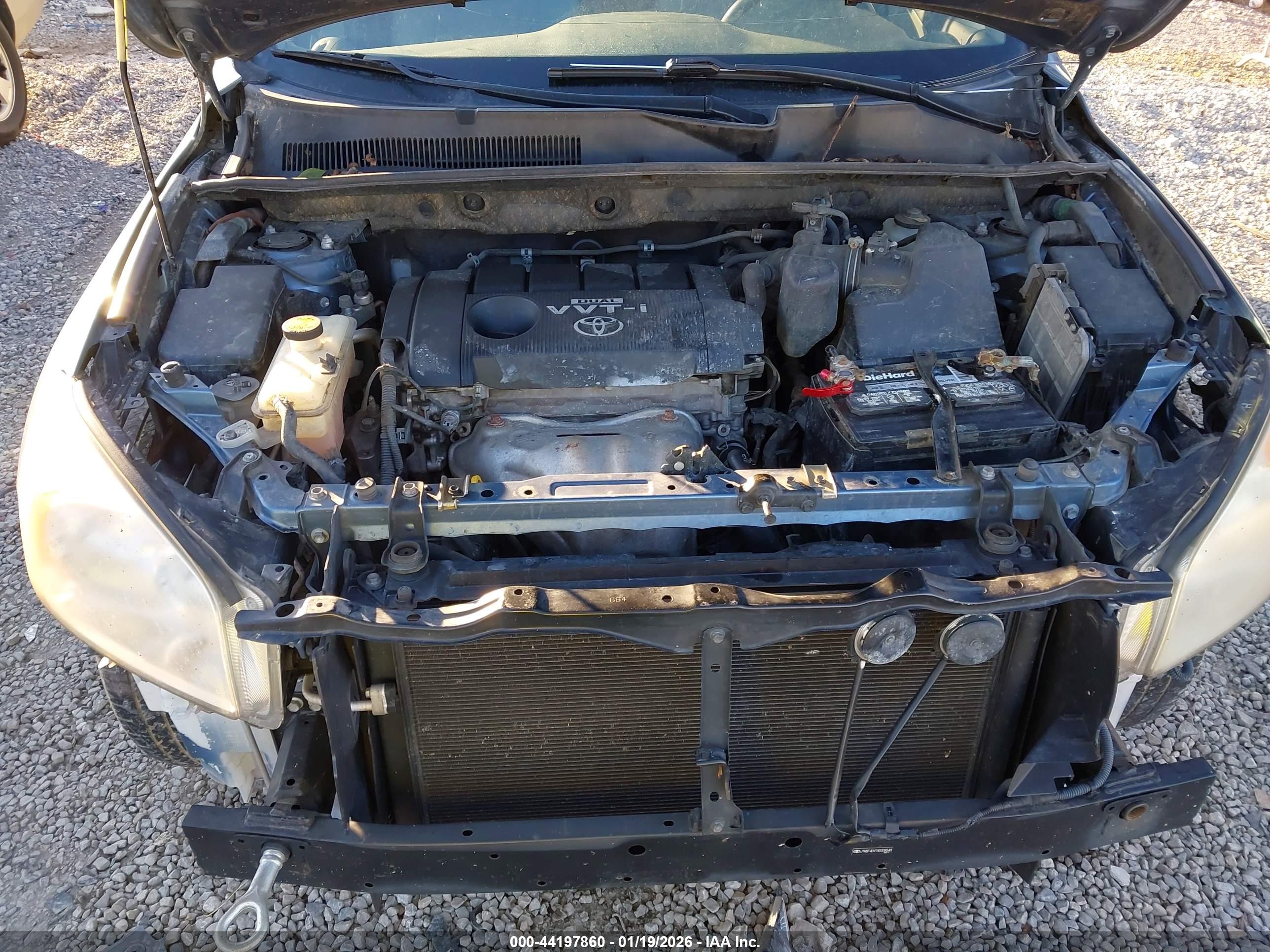 TOYOTA RAV4 image 10