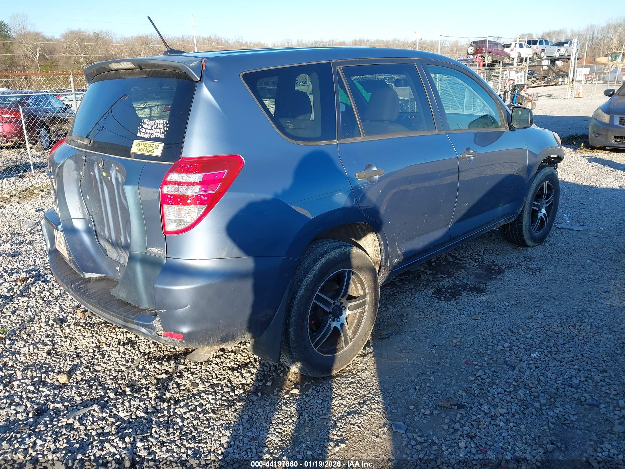 TOYOTA RAV4 image 4