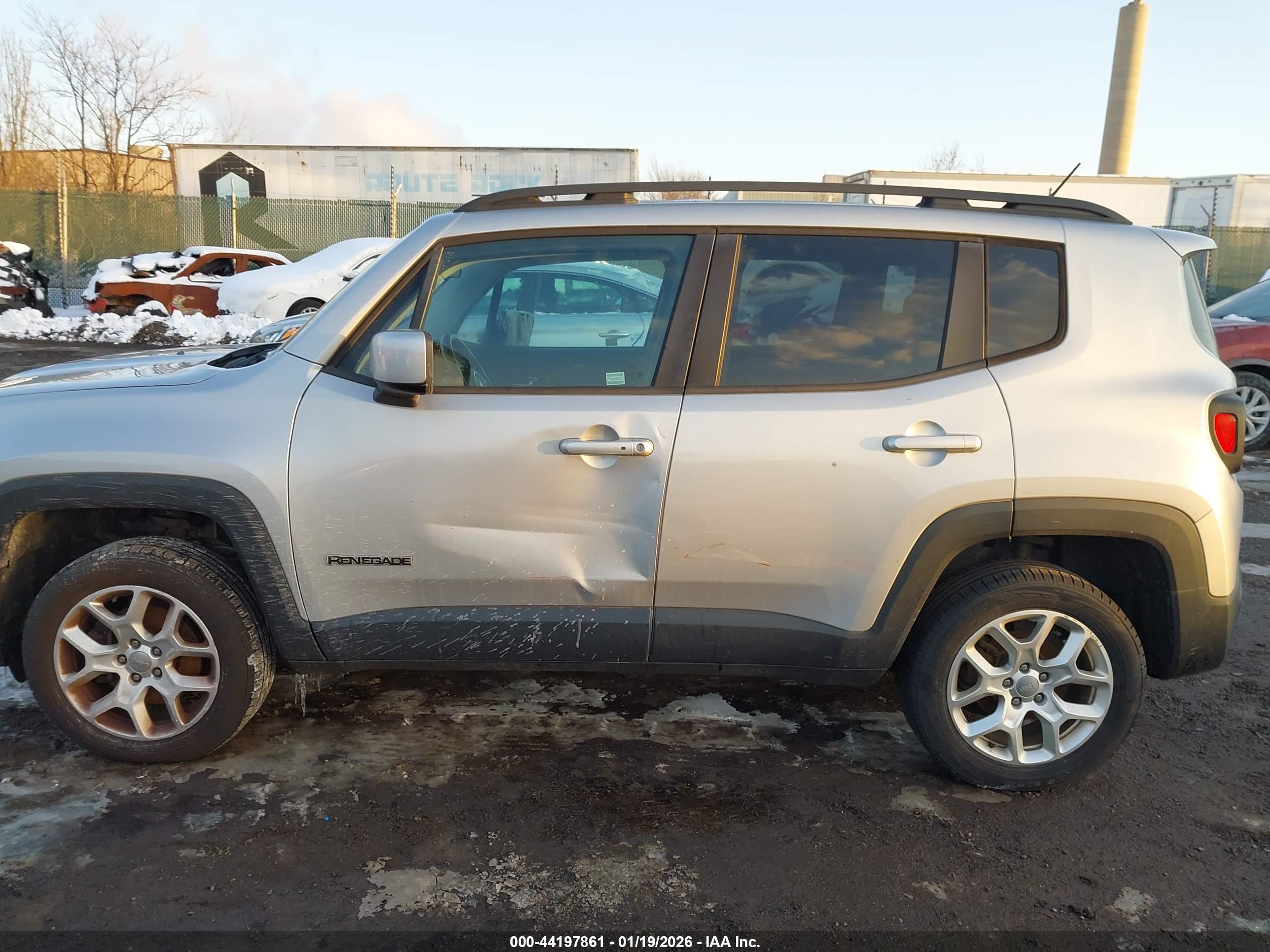 JEEP RENEGADE image 6