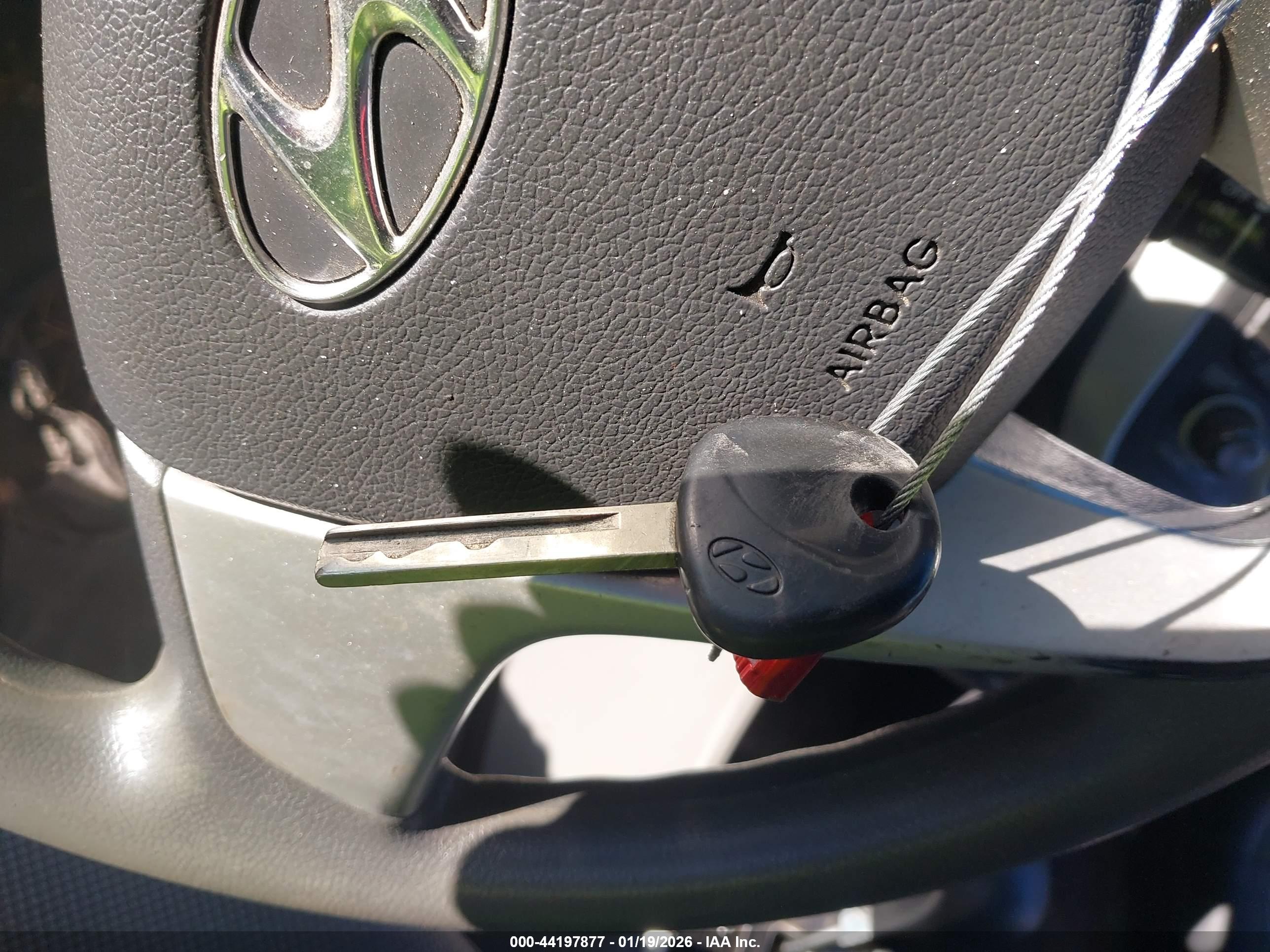 HYUNDAI ACCENT image 11