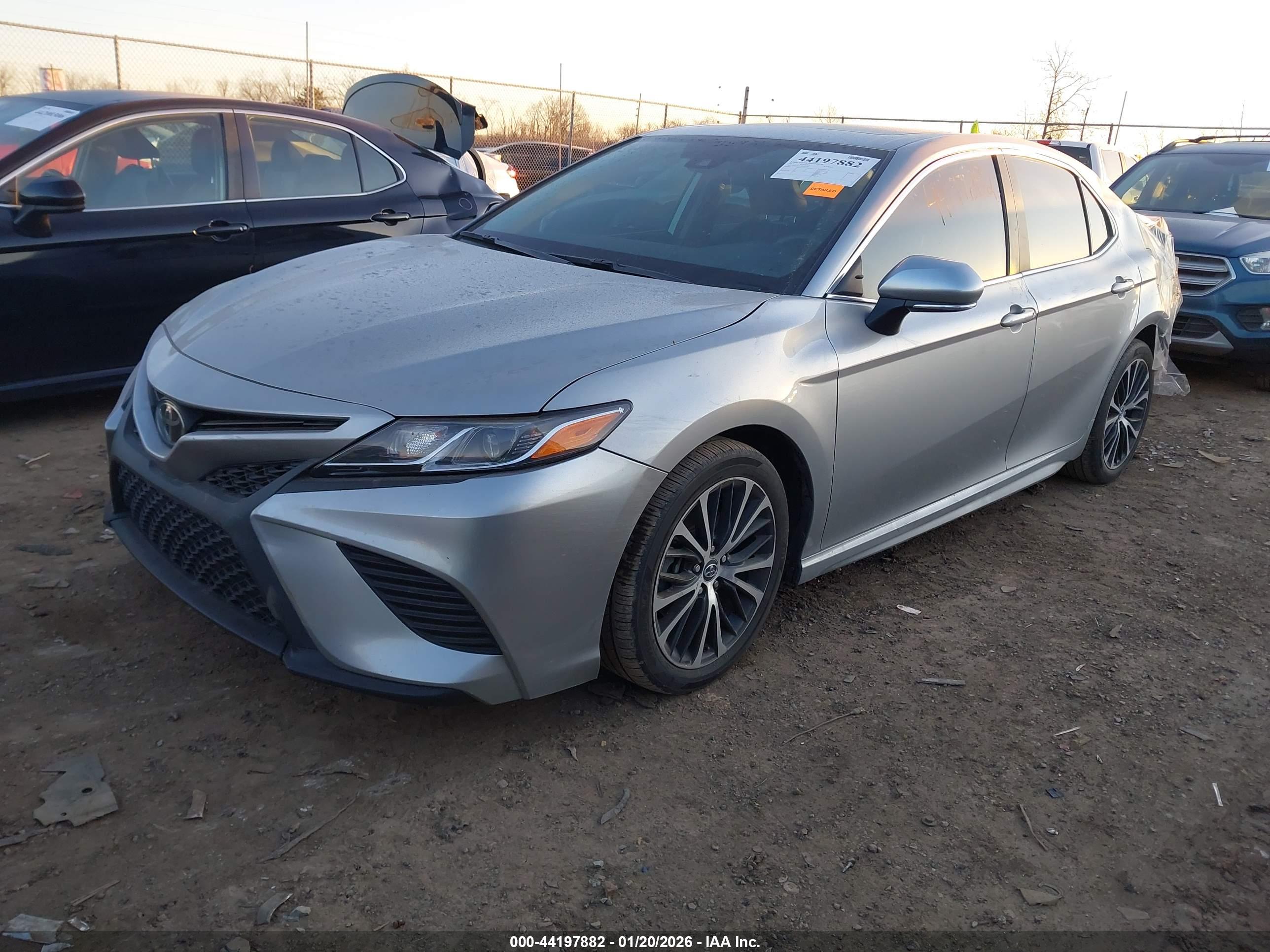 TOYOTA CAMRY image 2