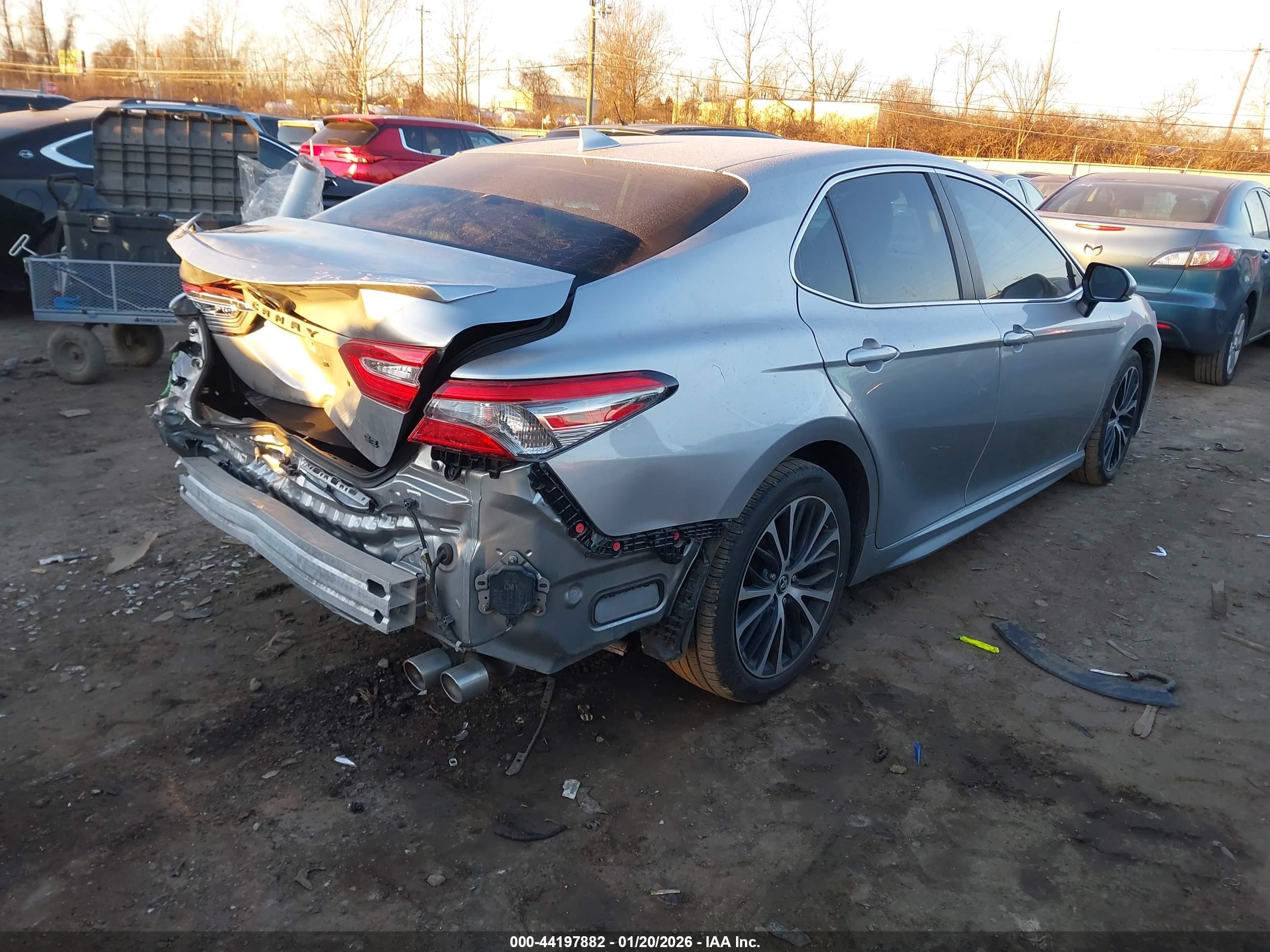 TOYOTA CAMRY image 4