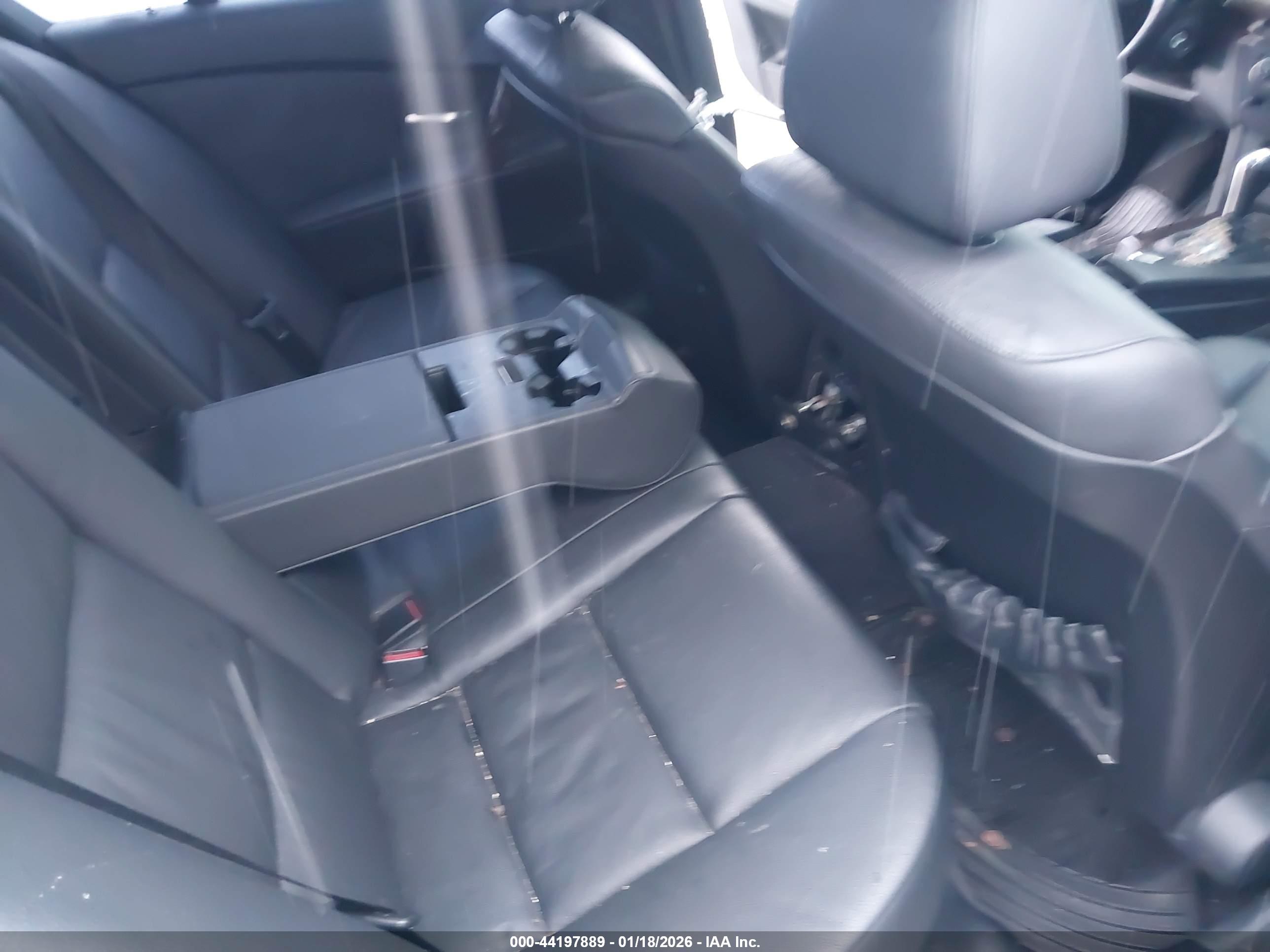 BMW 525I image 8