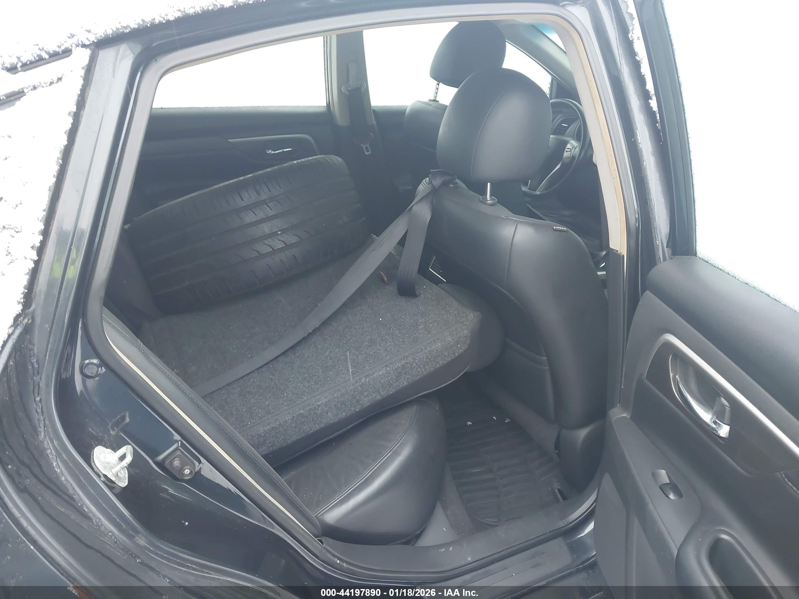 NISSAN ALTIMA image 8