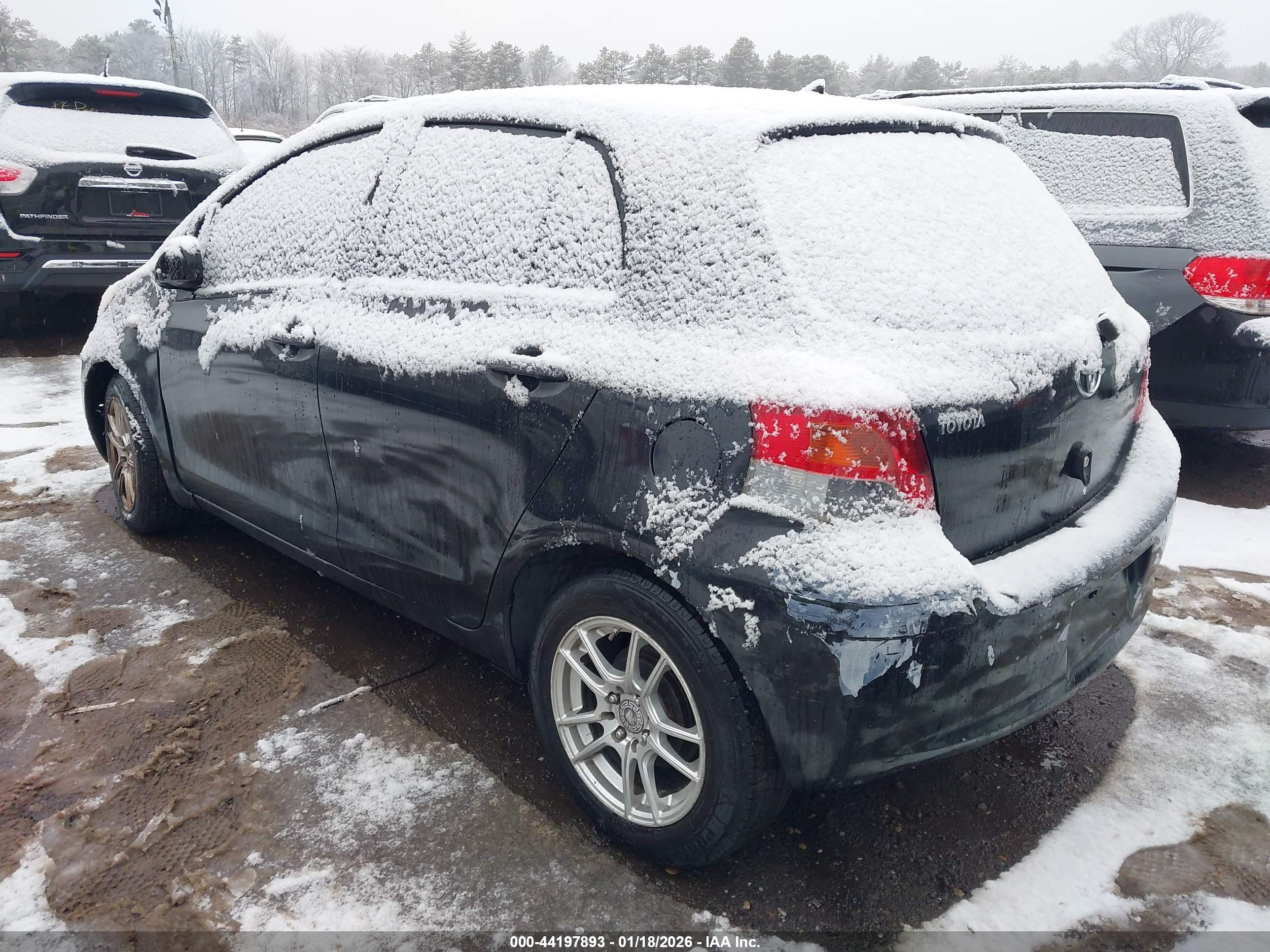TOYOTA YARIS image 3