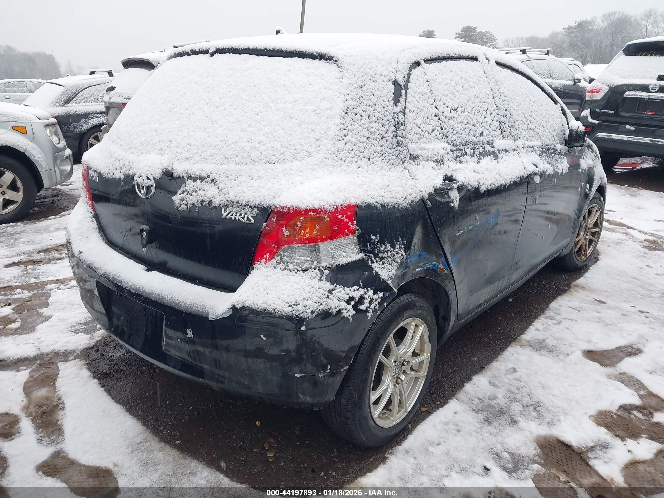 TOYOTA YARIS image 4