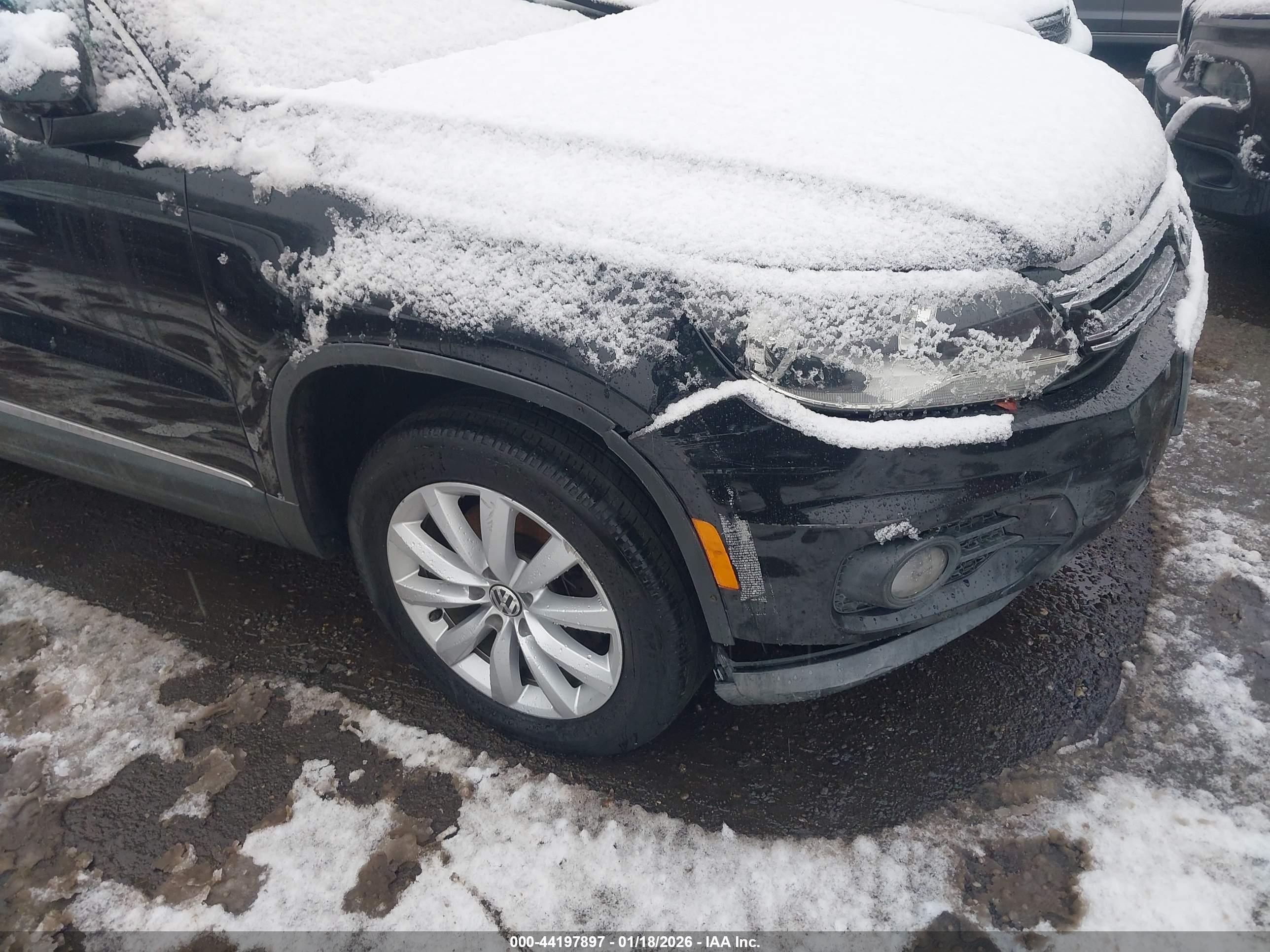 VOLKSWAGEN TIGUAN image 6