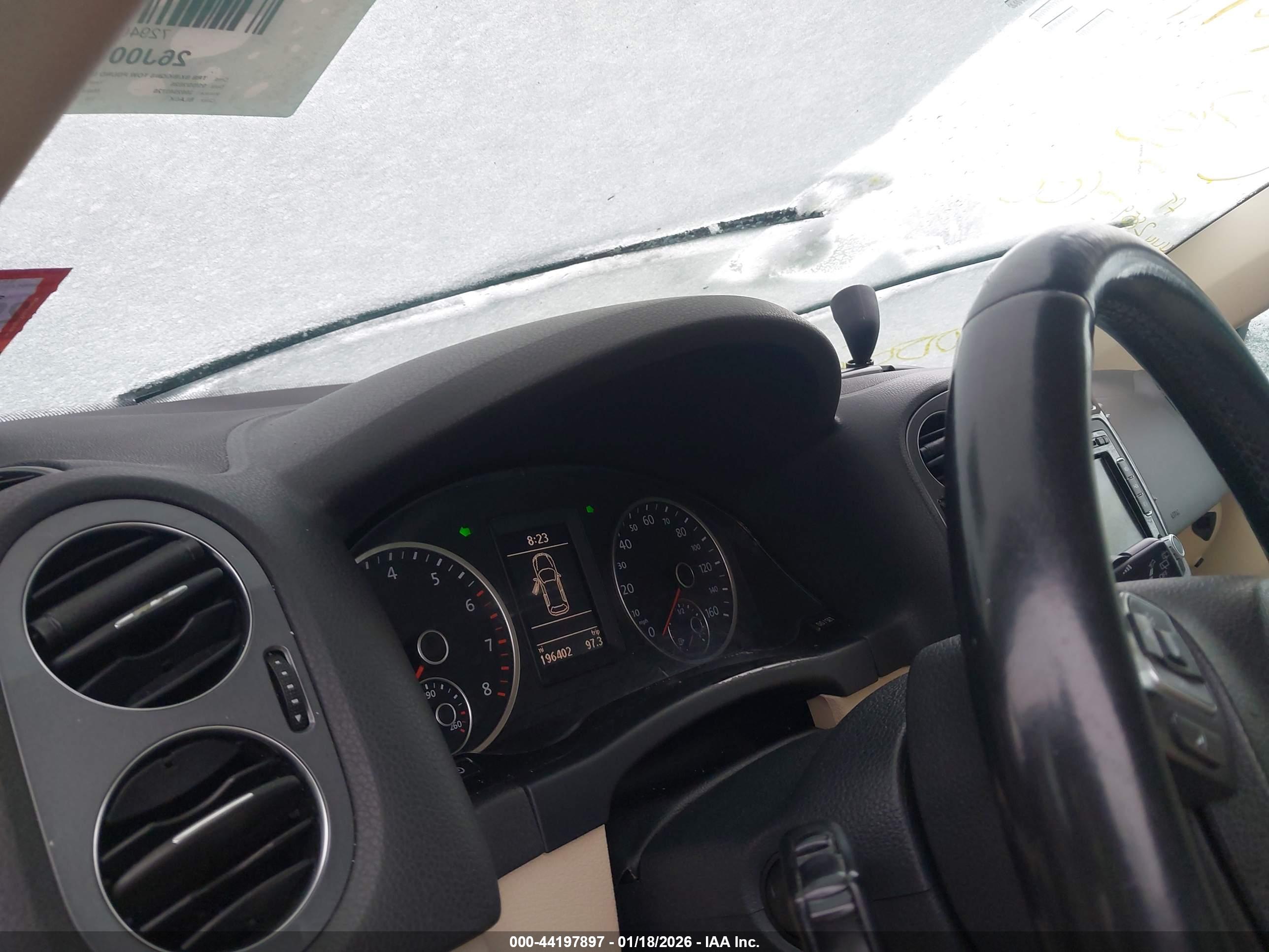 VOLKSWAGEN TIGUAN image 7
