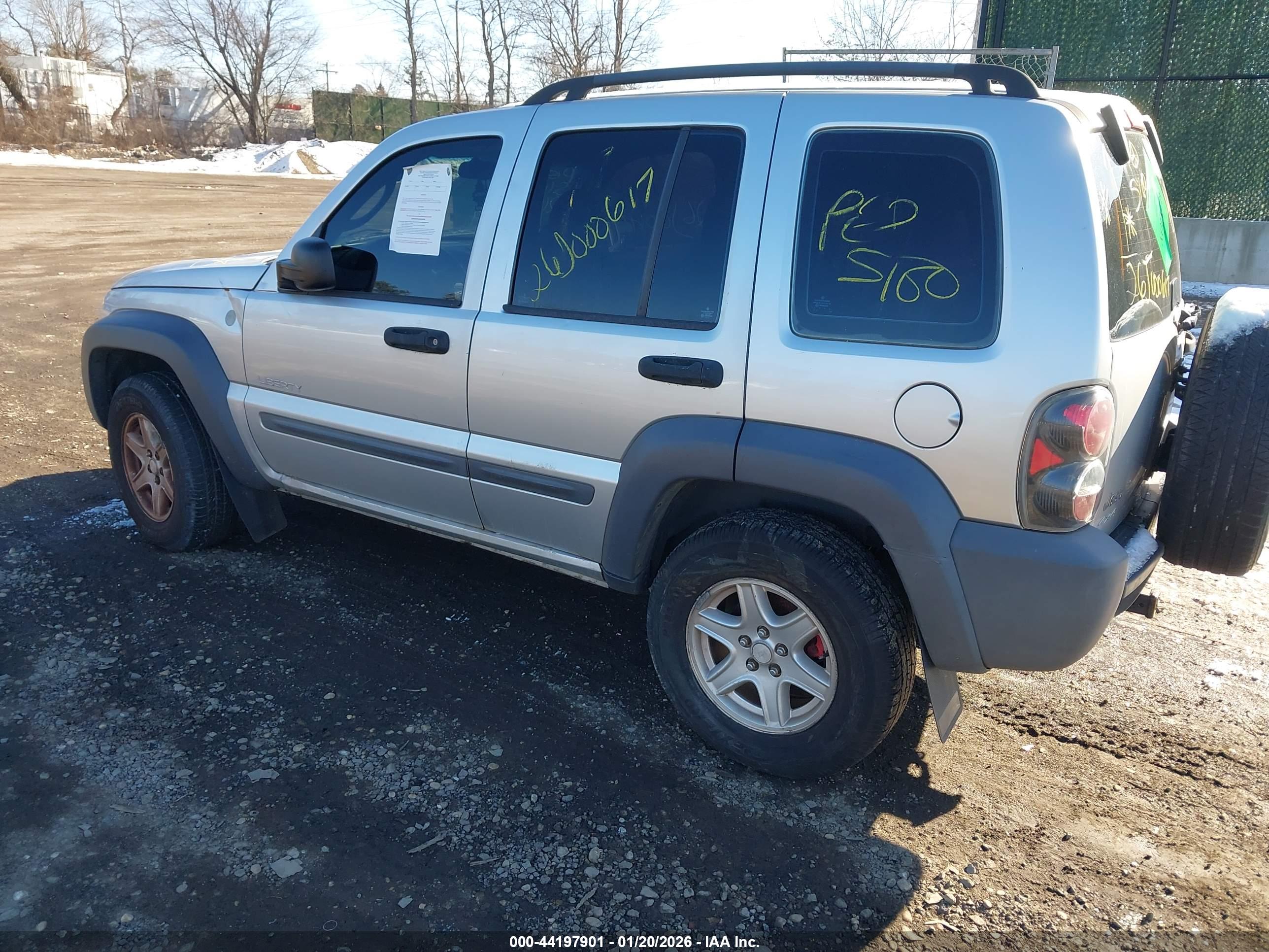 JEEP LIBERTY image 3