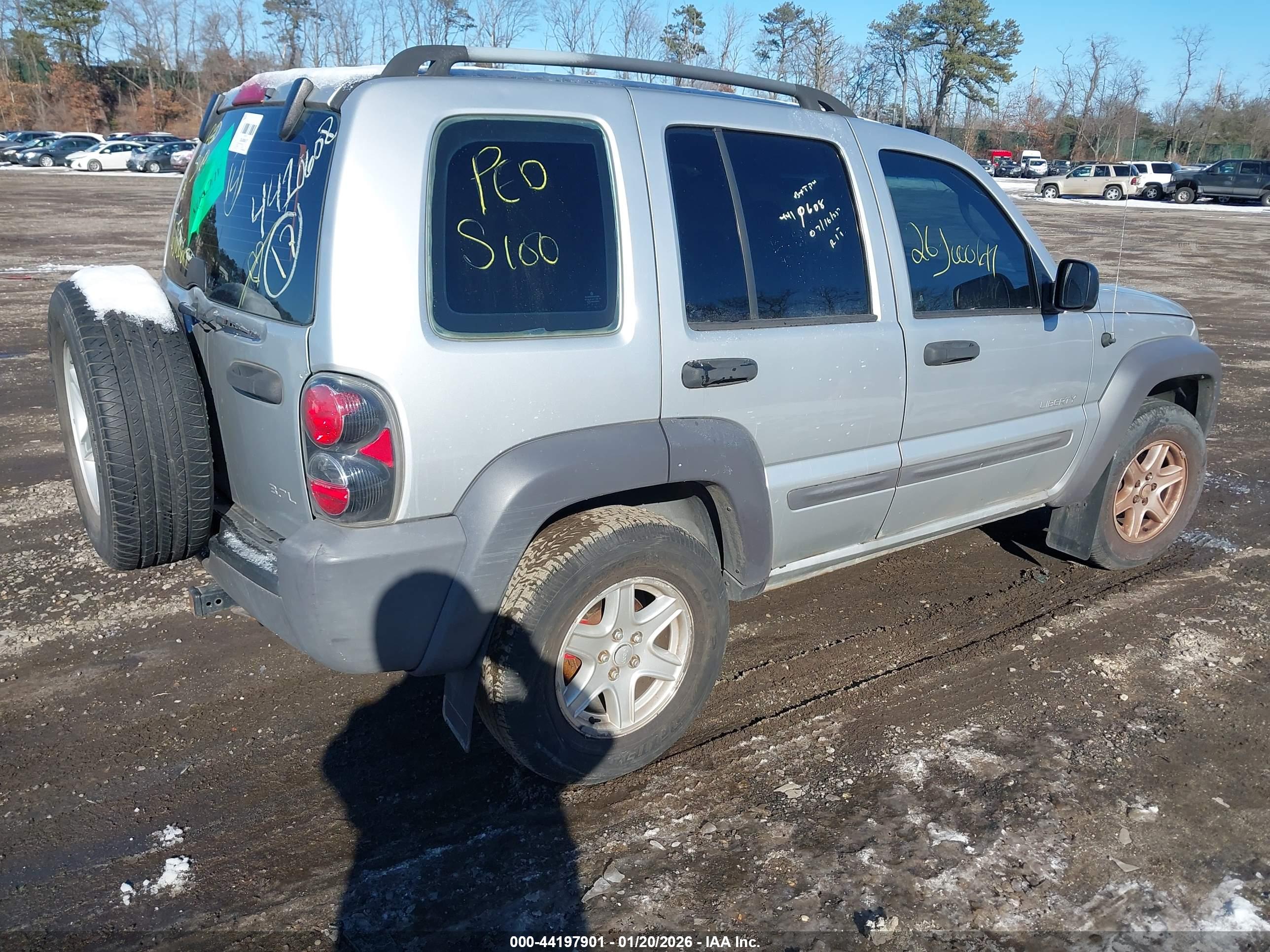 JEEP LIBERTY image 4