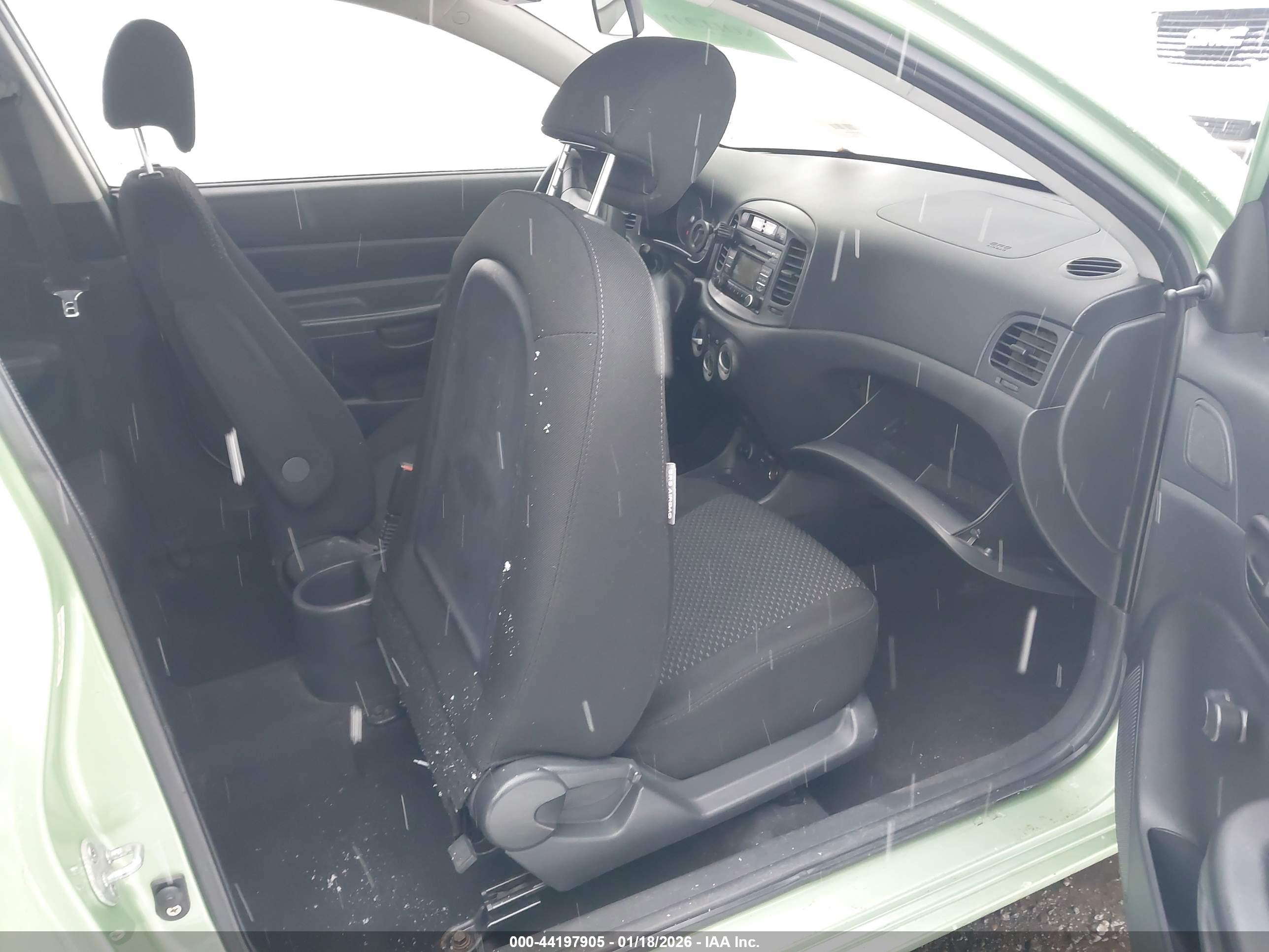 HYUNDAI ACCENT image 5