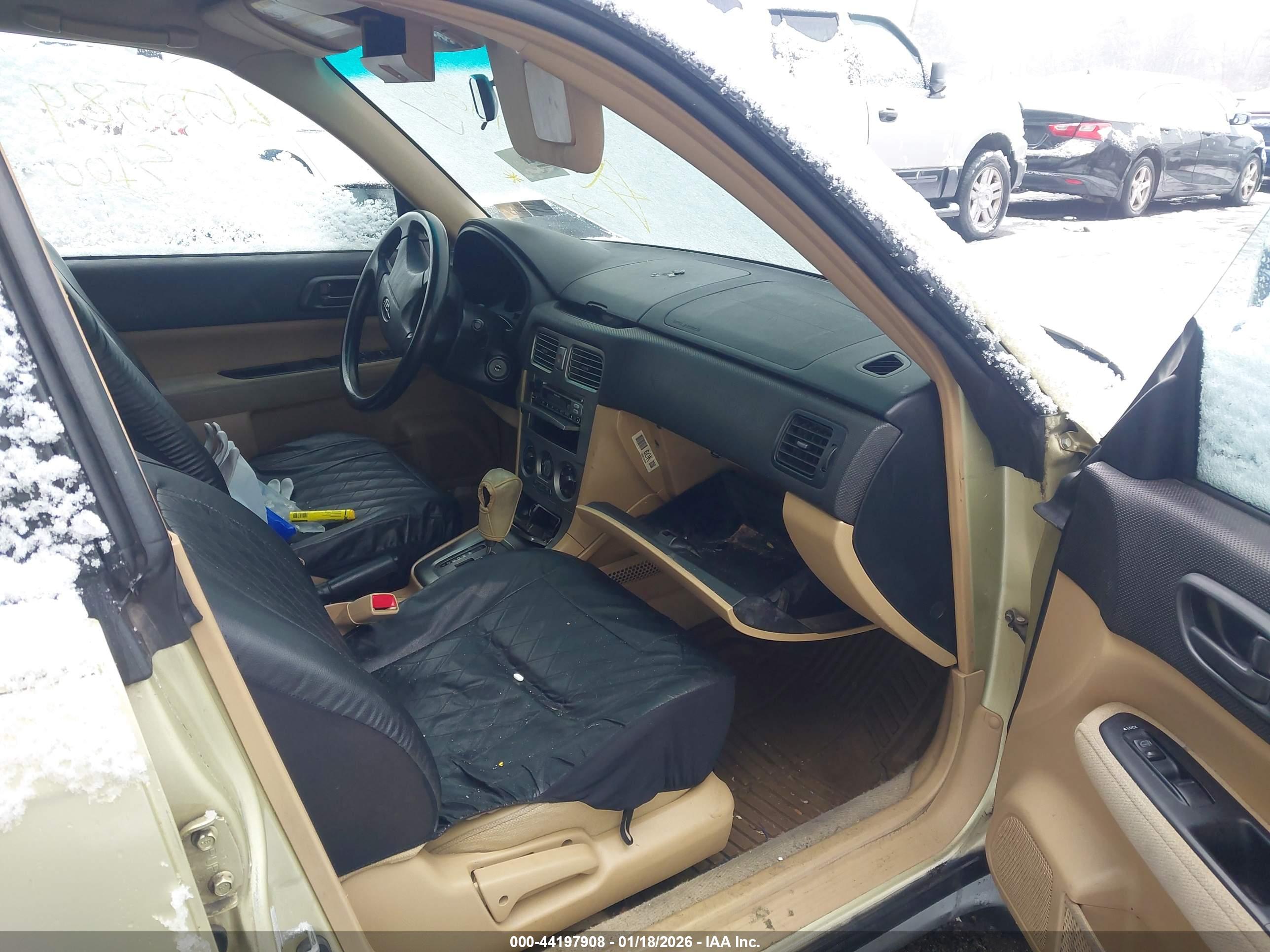SUBARU FORESTER image 5