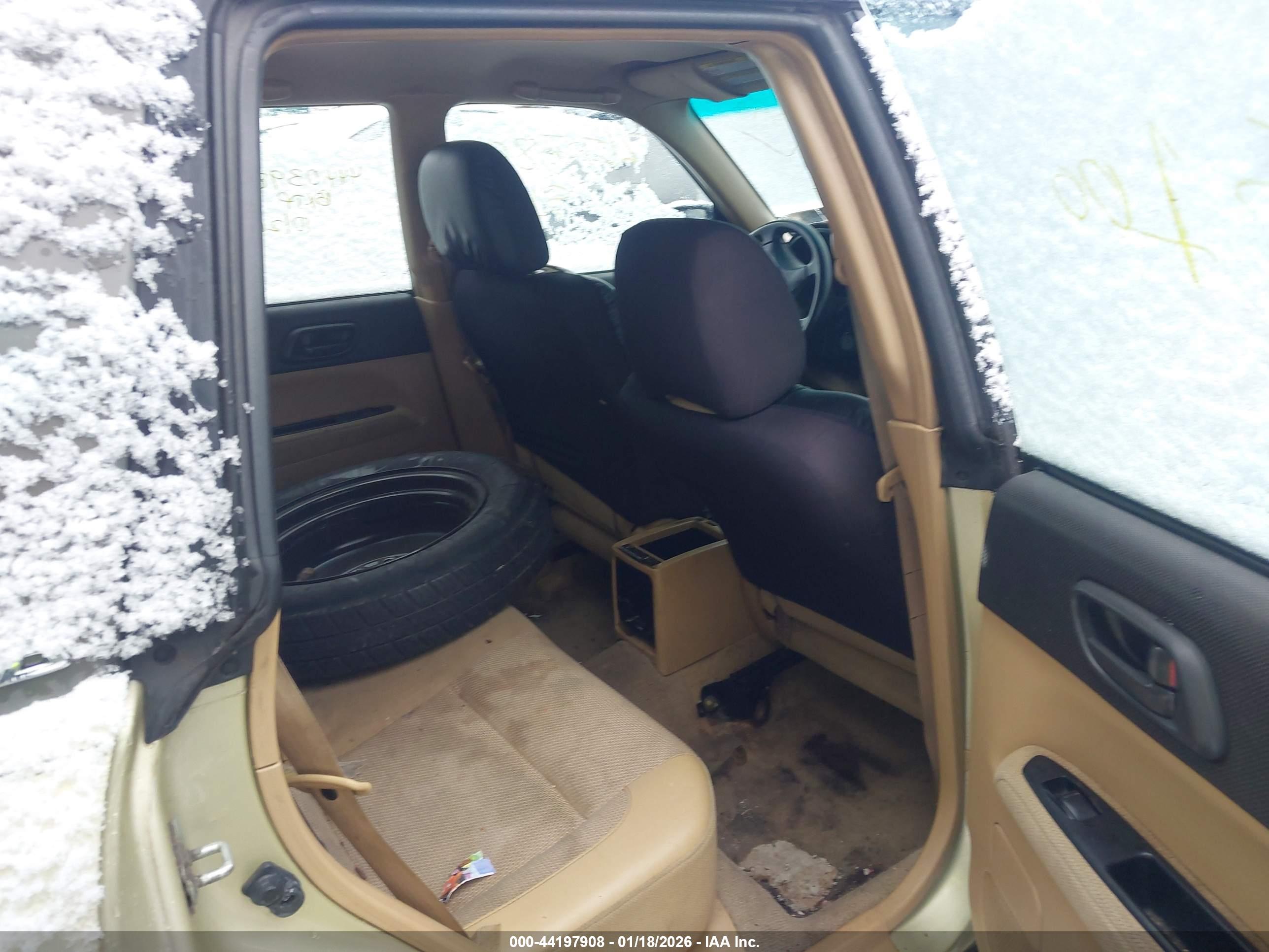SUBARU FORESTER image 8