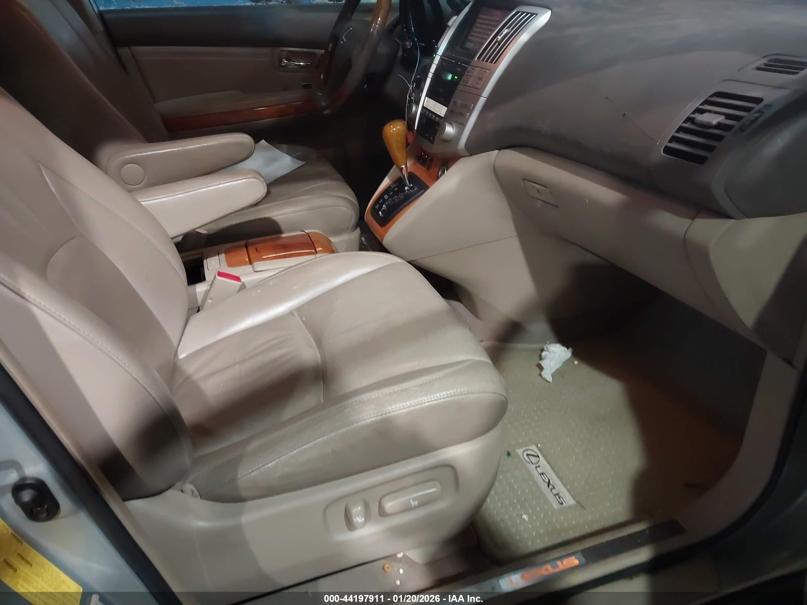 LEXUS RX image 5