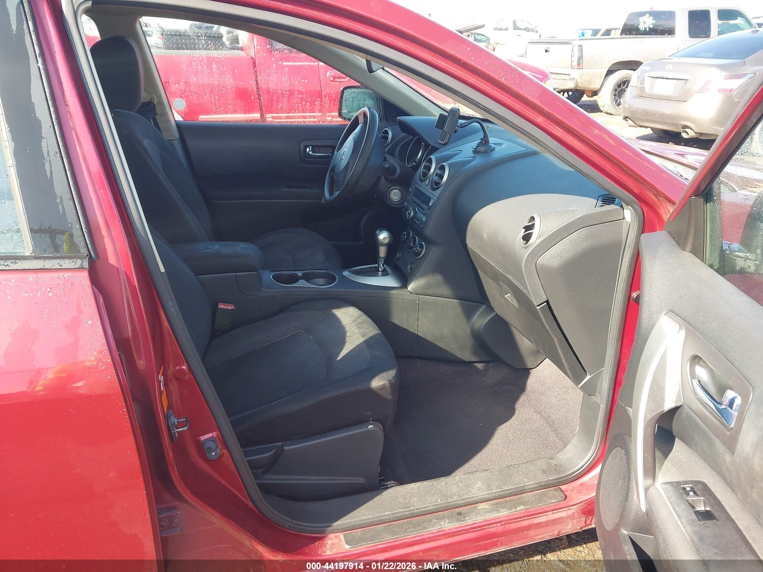 NISSAN ROGUE image 5