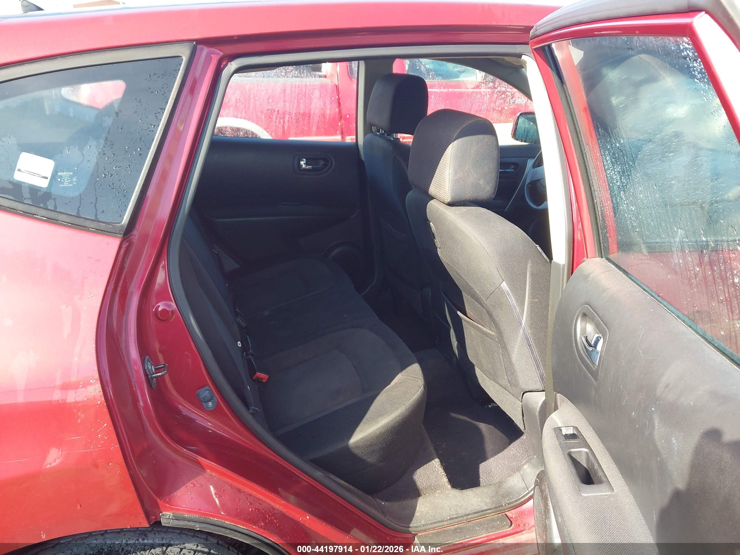NISSAN ROGUE image 8