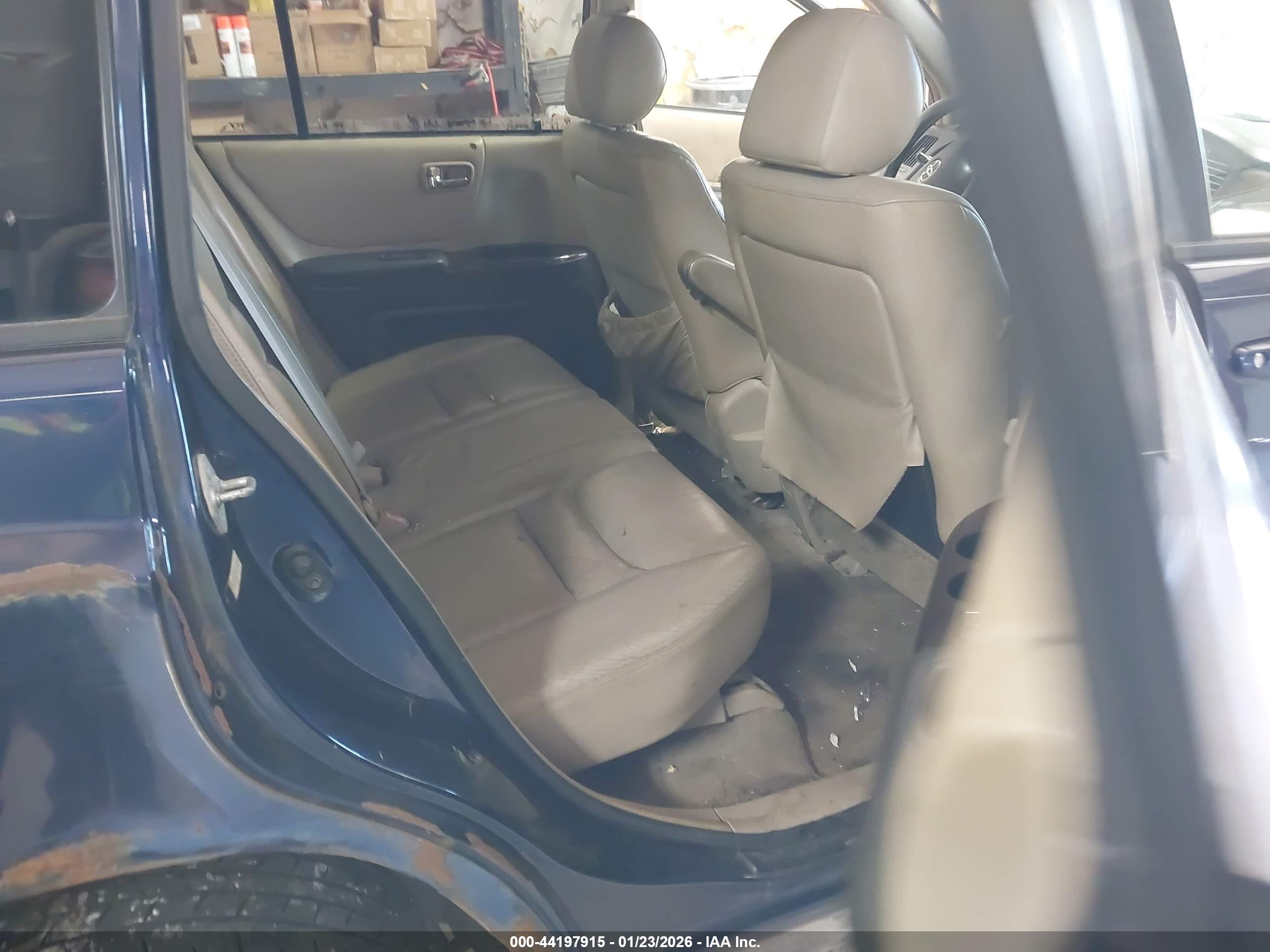TOYOTA HIGHLANDER image 8