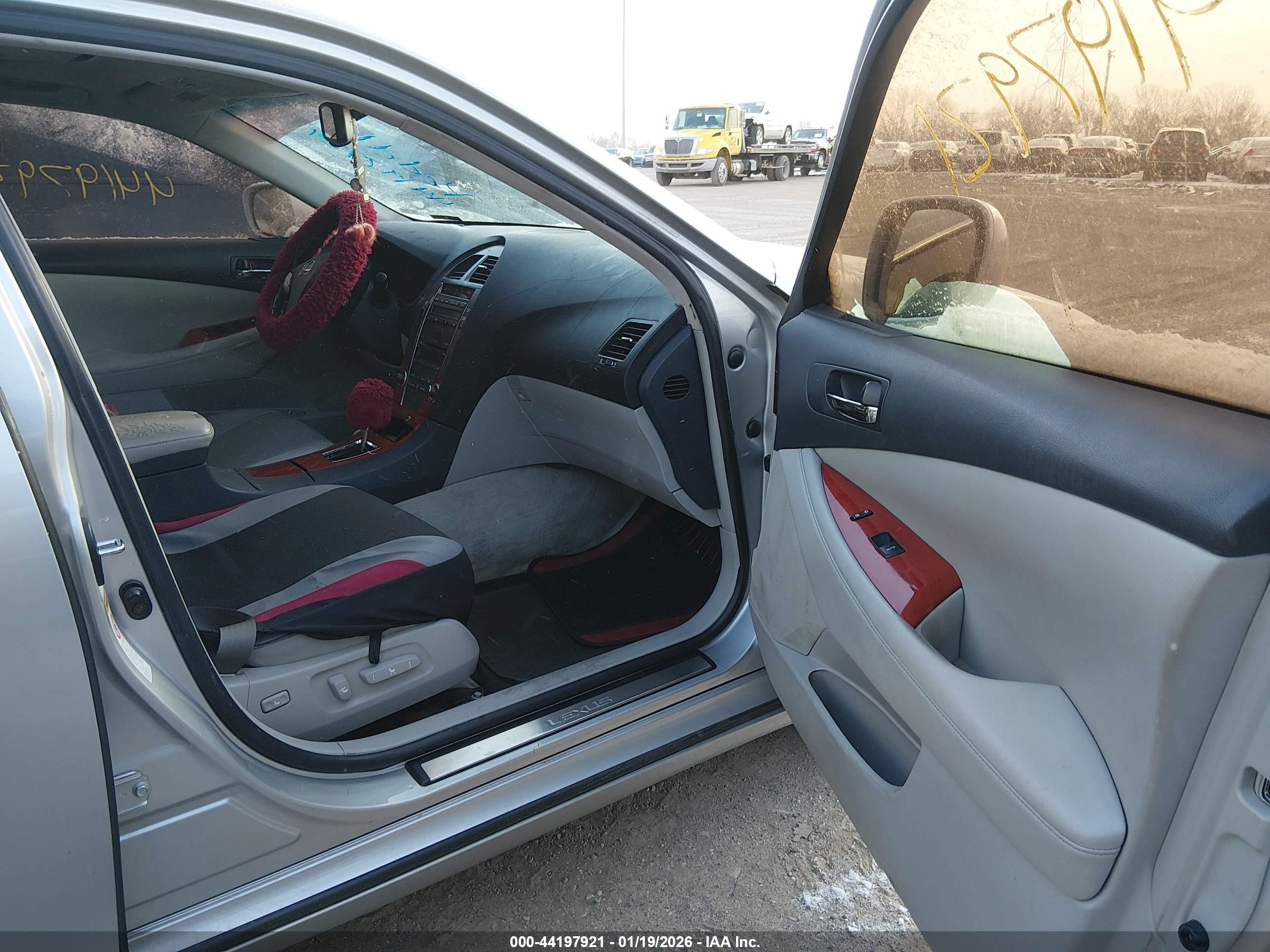 LEXUS ES image 5