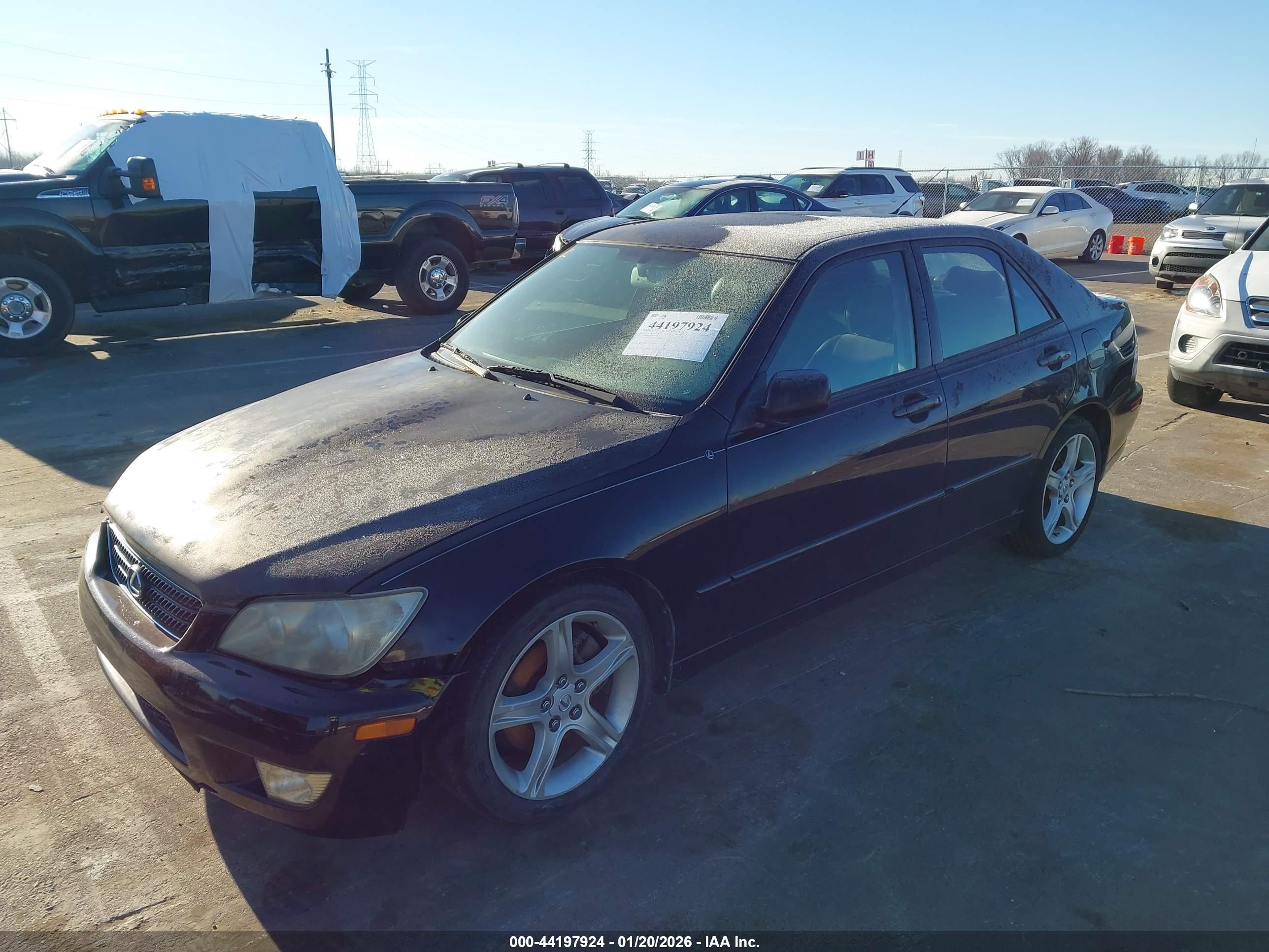LEXUS IS image 2