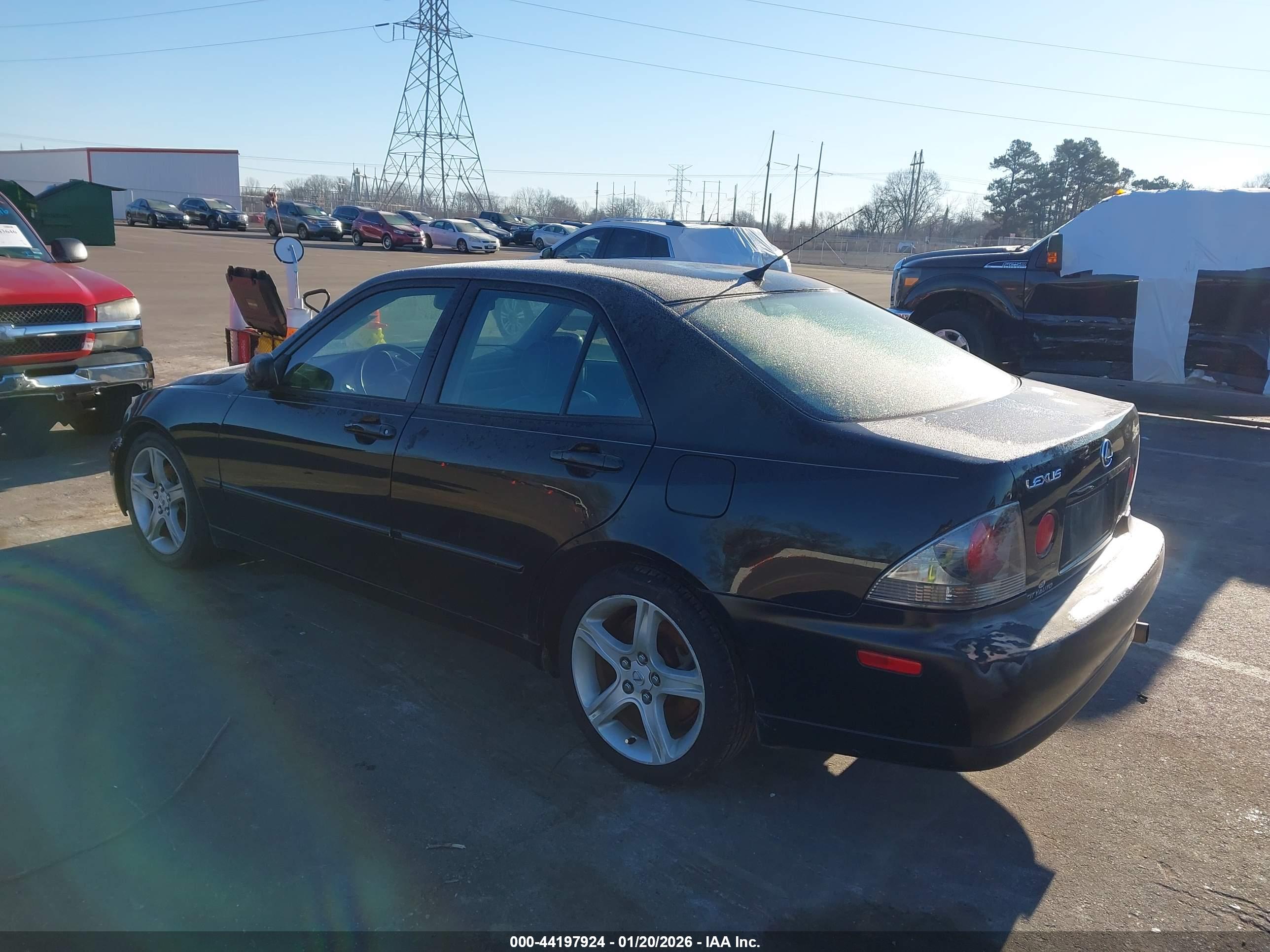 LEXUS IS image 3