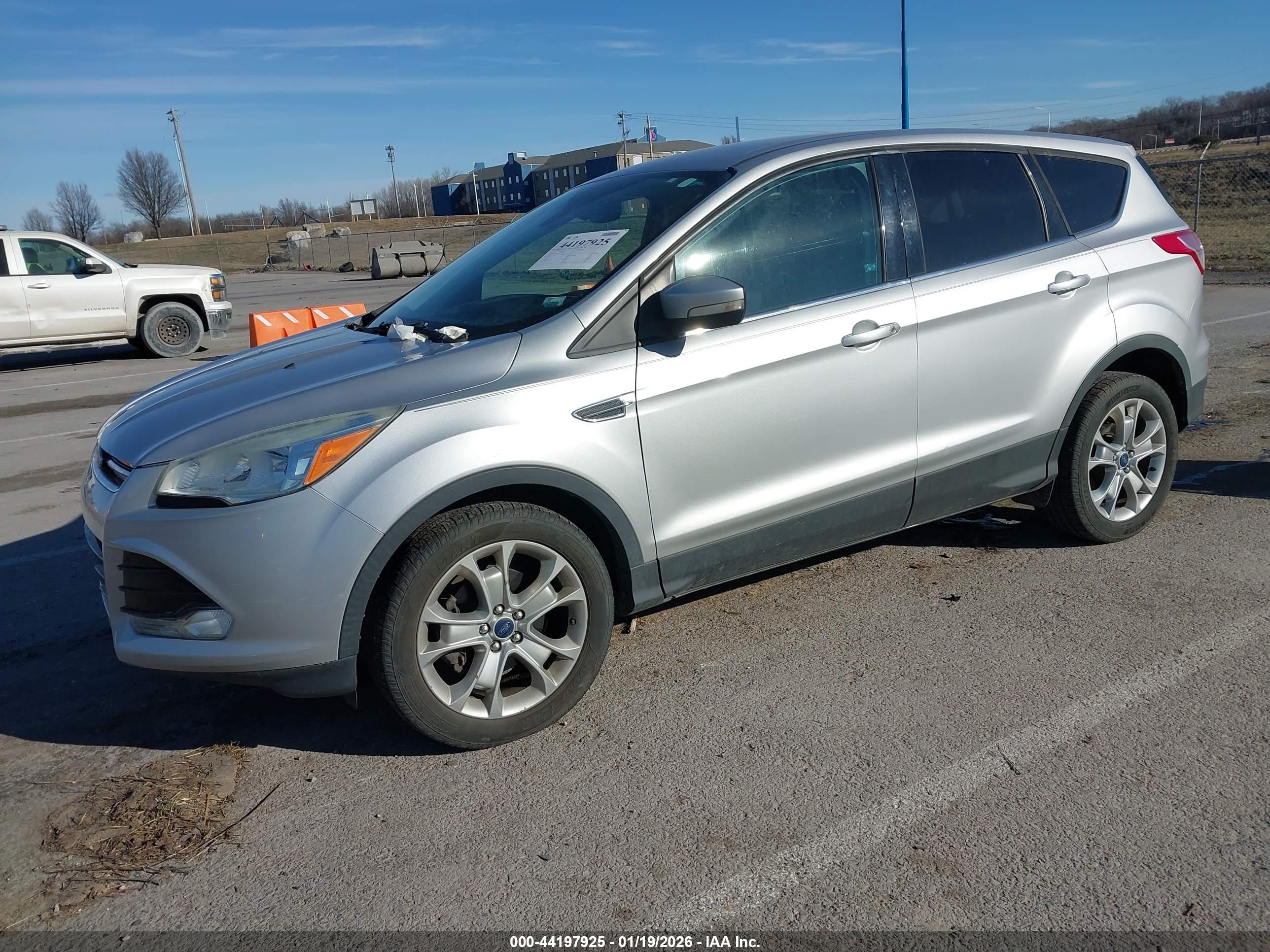FORD ESCAPE image 2