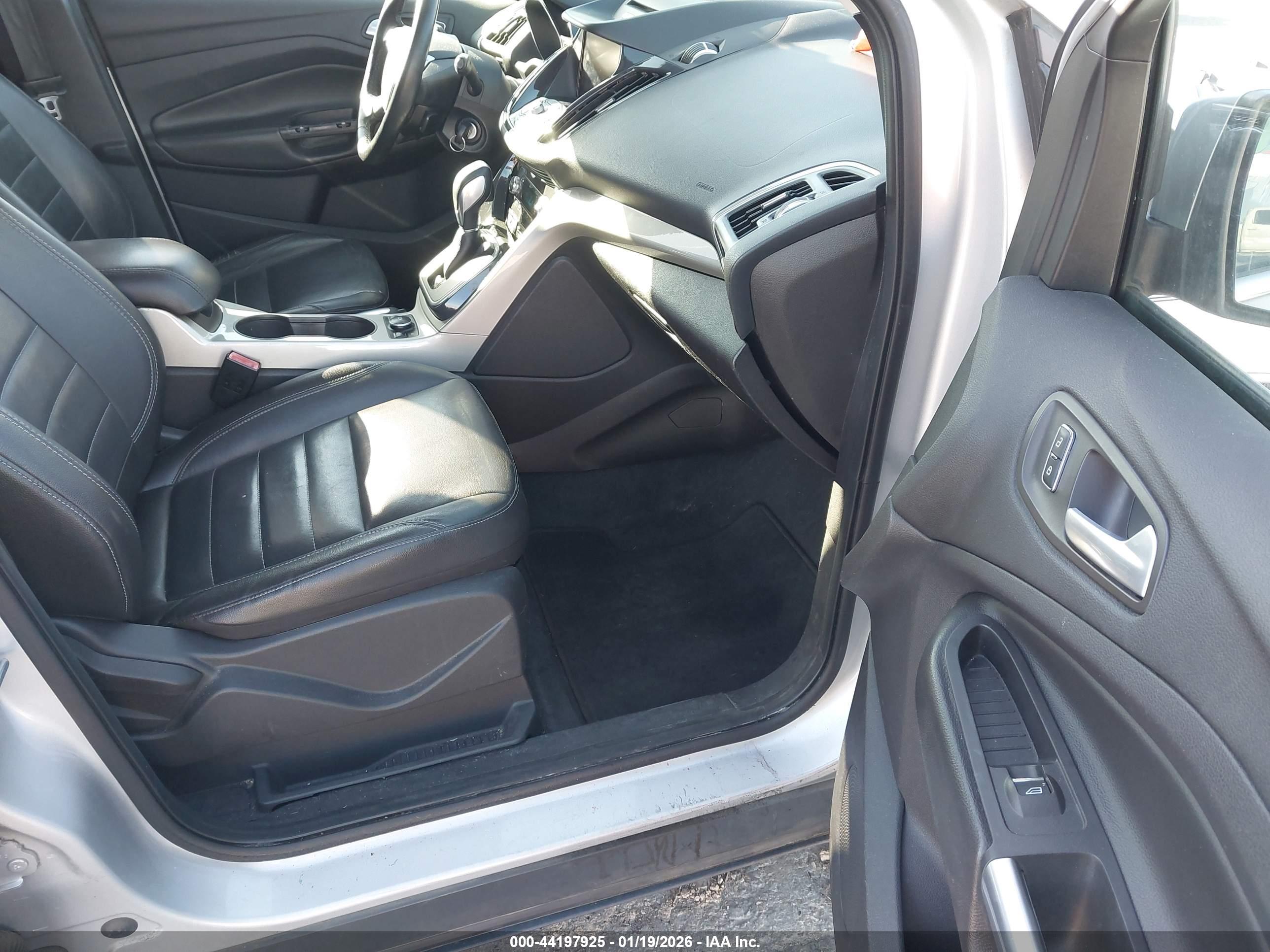 FORD ESCAPE image 5