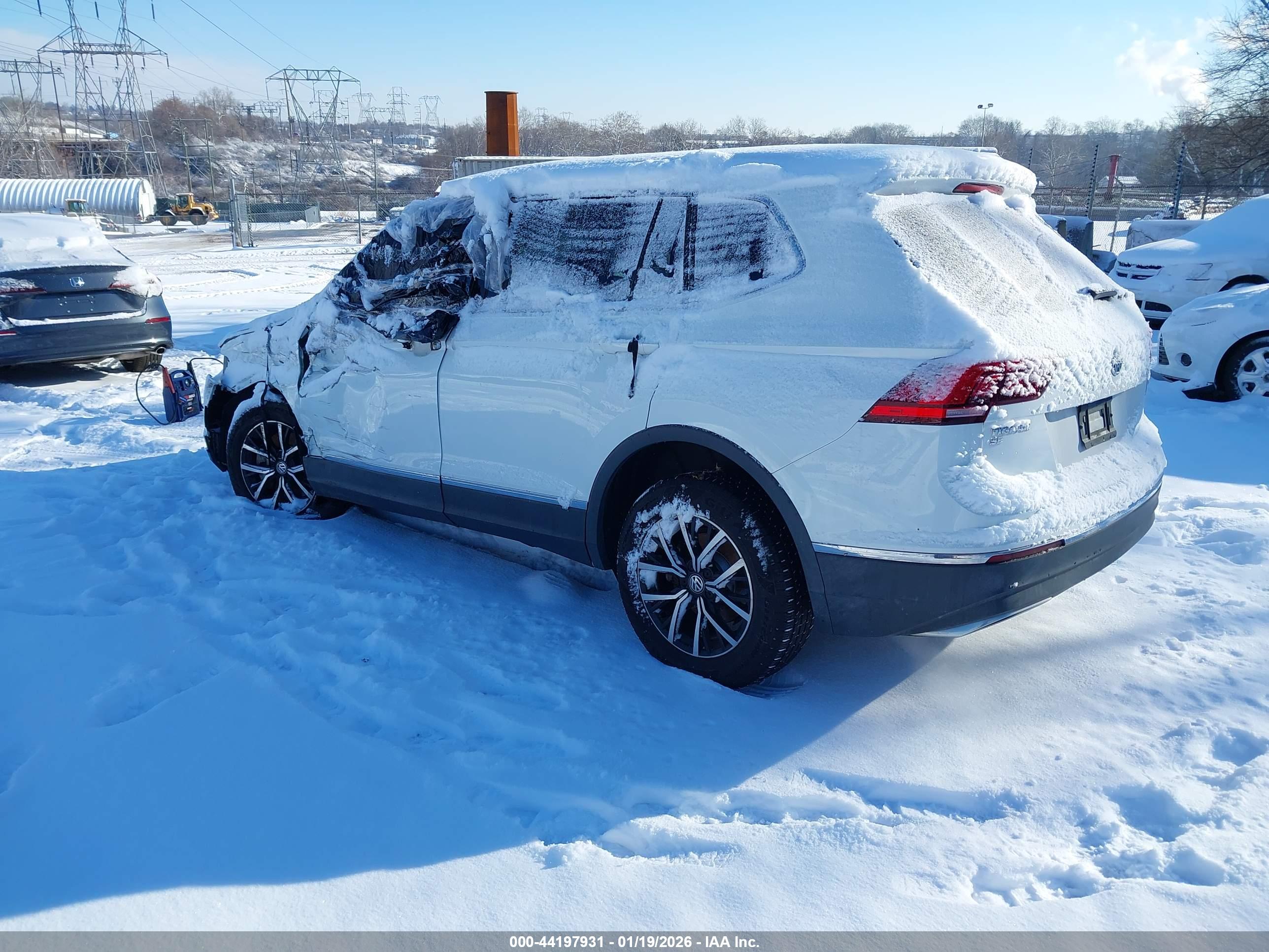 VOLKSWAGEN TIGUAN image 3