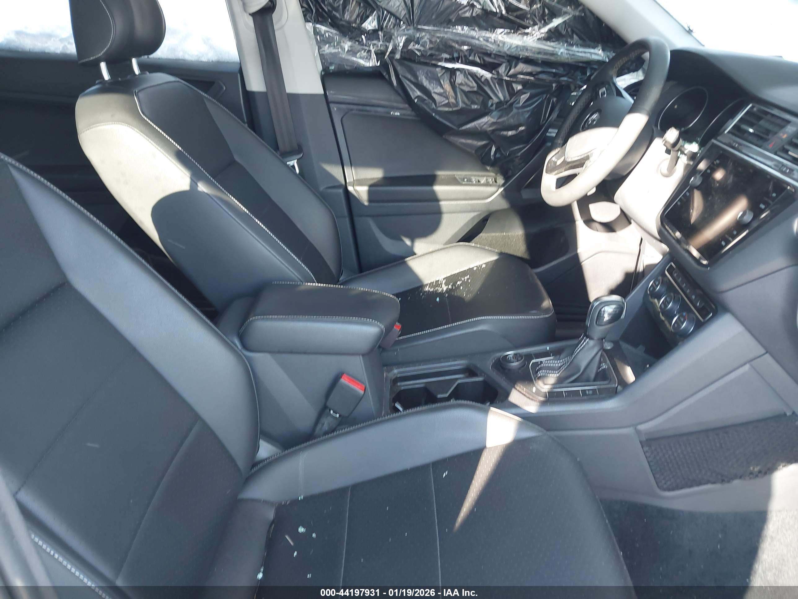 VOLKSWAGEN TIGUAN image 5