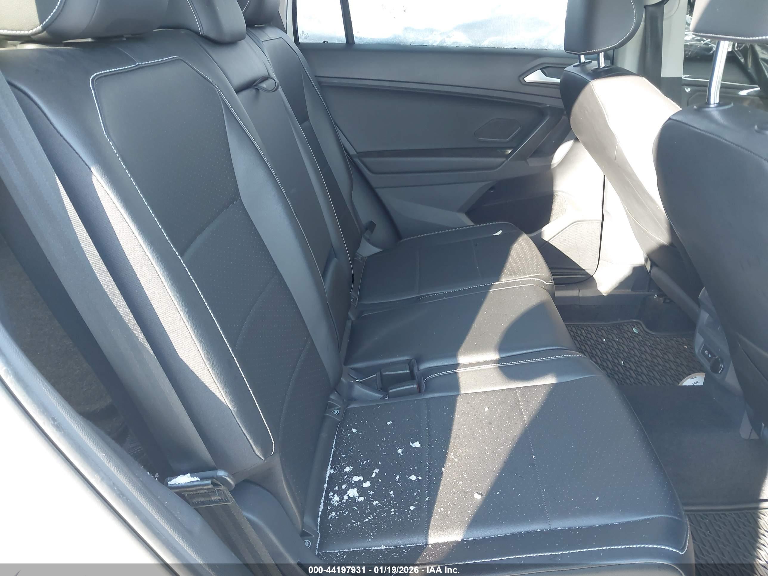VOLKSWAGEN TIGUAN image 8