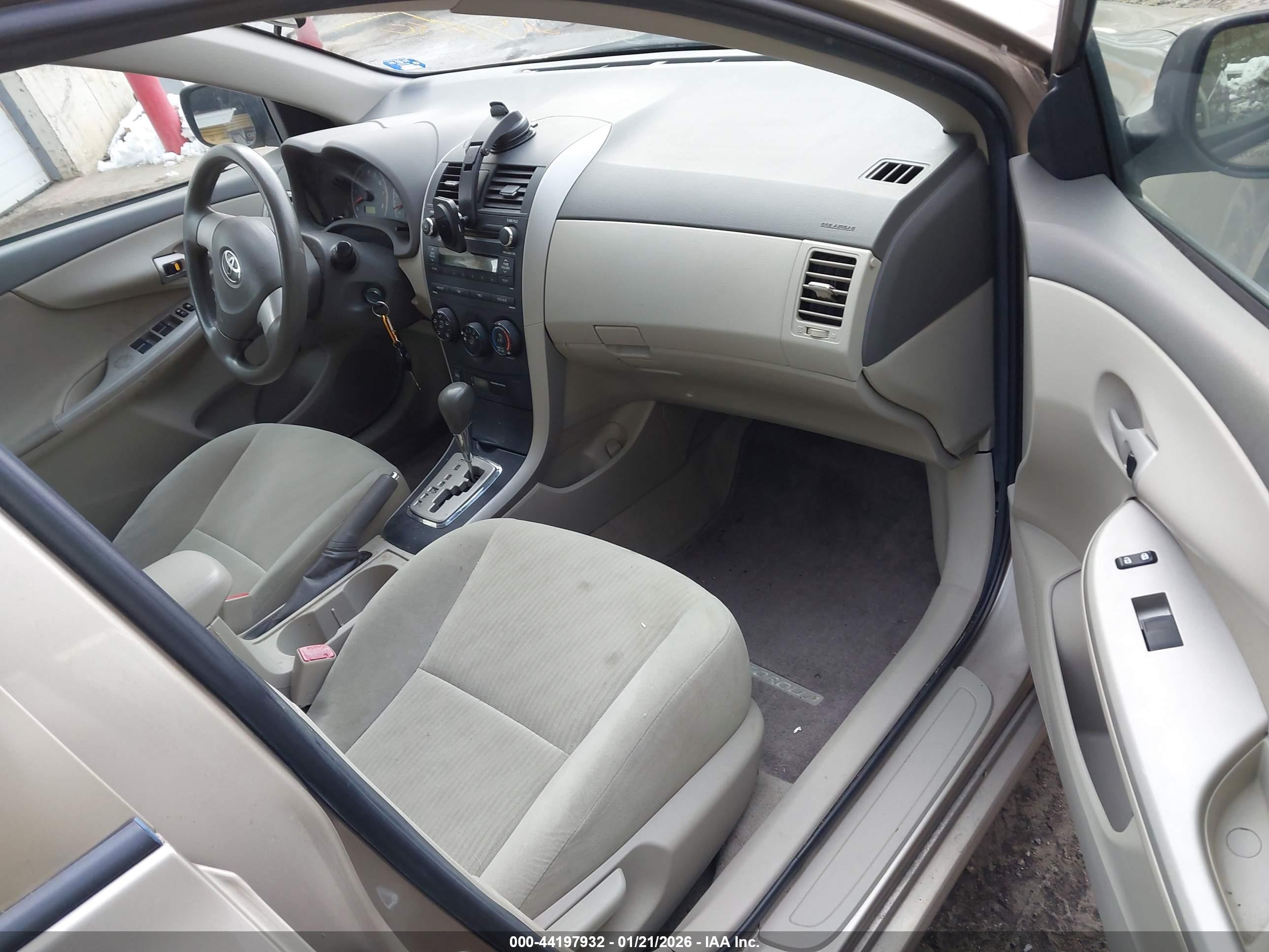 TOYOTA COROLLA image 5