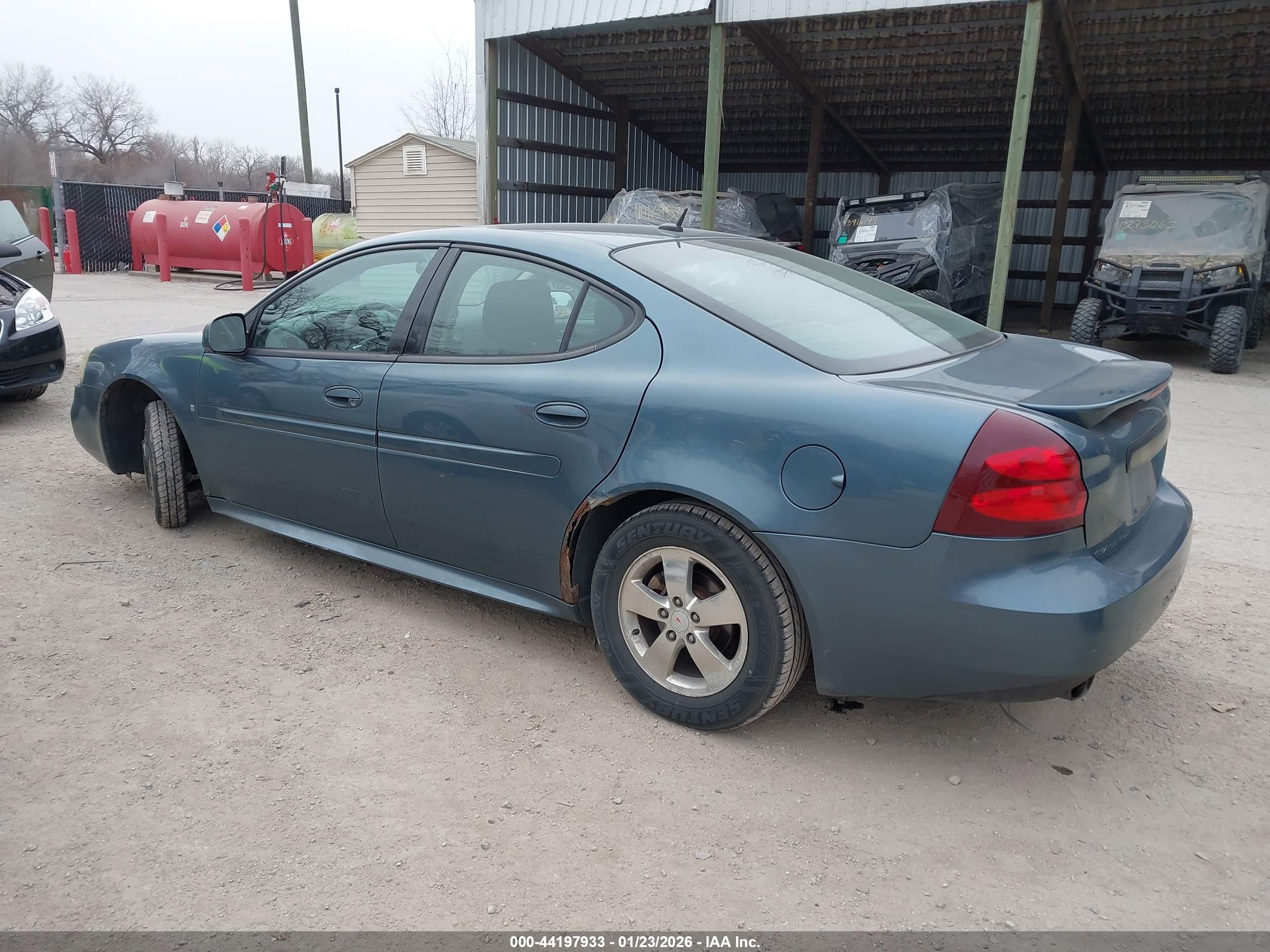 PONTIAC GRAND image 3