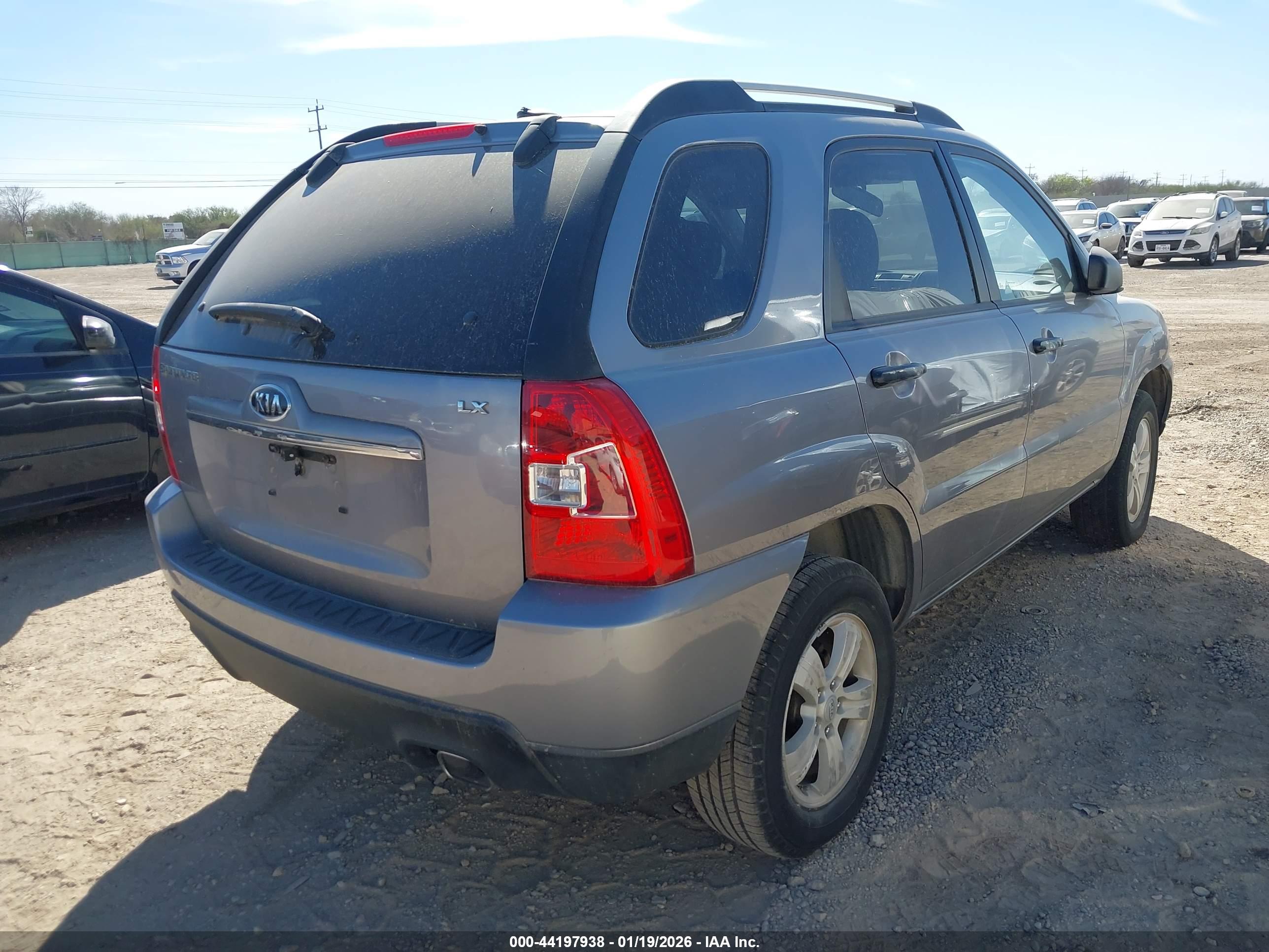 KIA SPORTAGE image 4