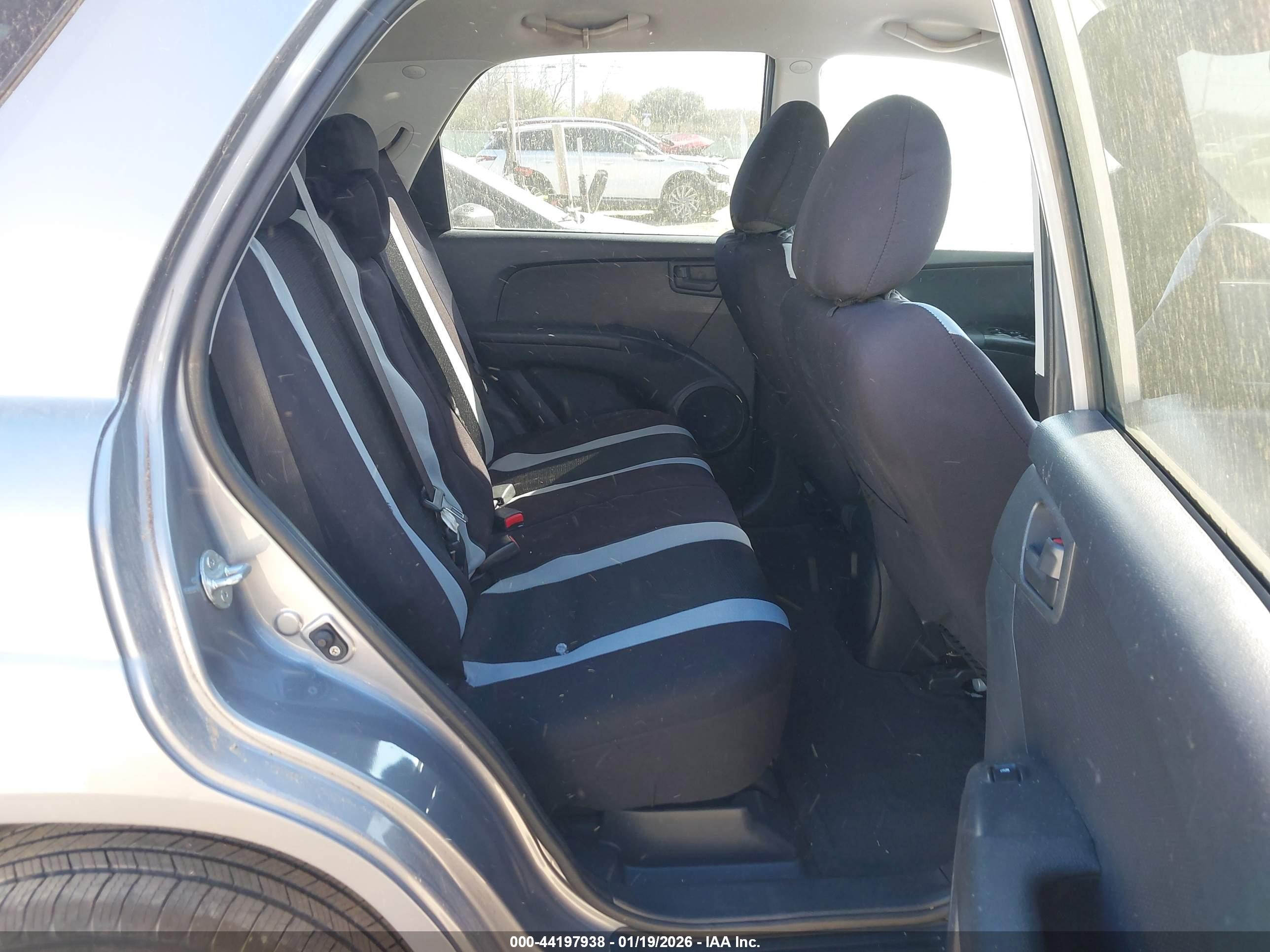 KIA SPORTAGE image 8