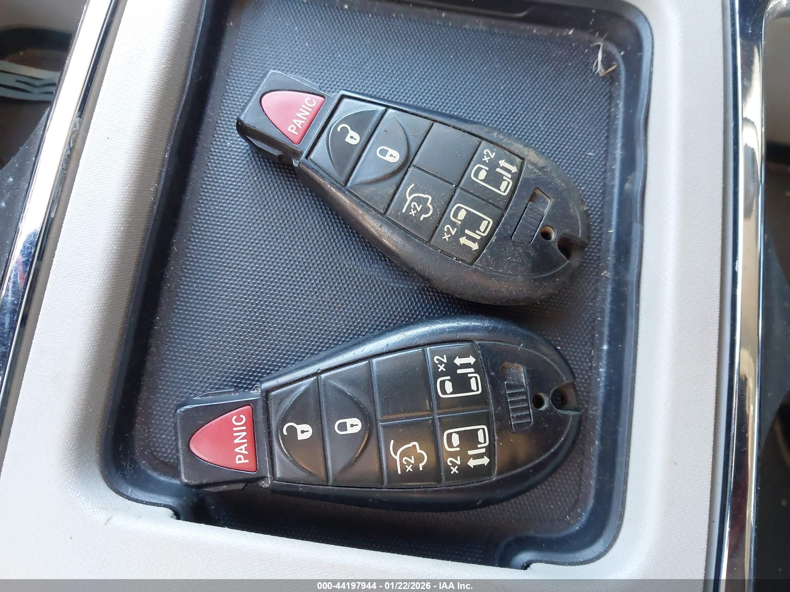 CHRYSLER TOWN image 11